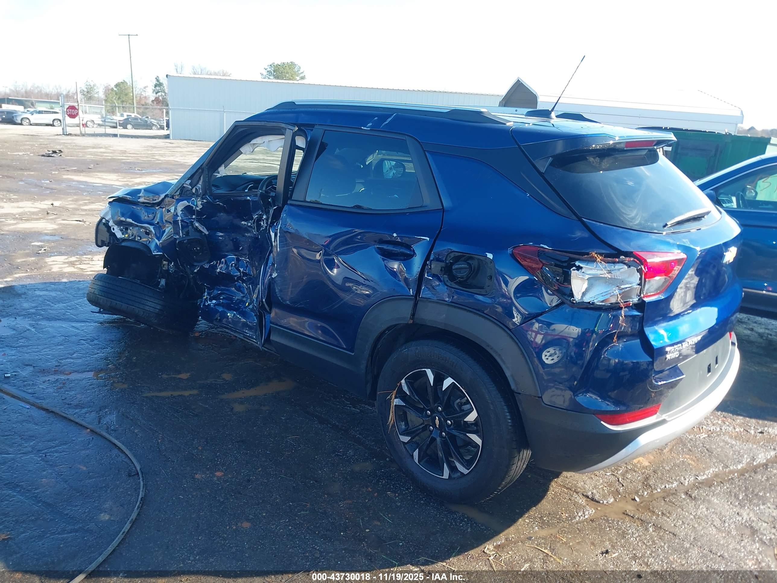 CHEVROLET TRAILBLAZER image 3