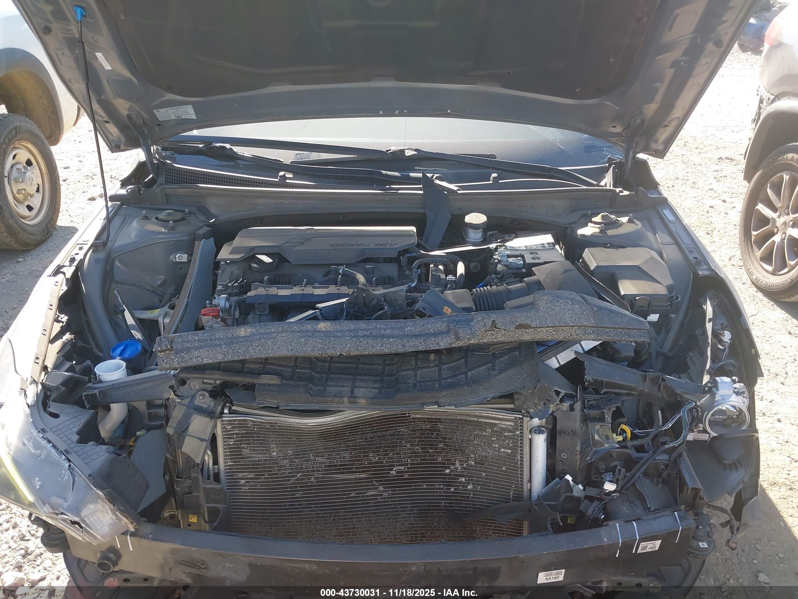 HYUNDAI ELANTRA image 10