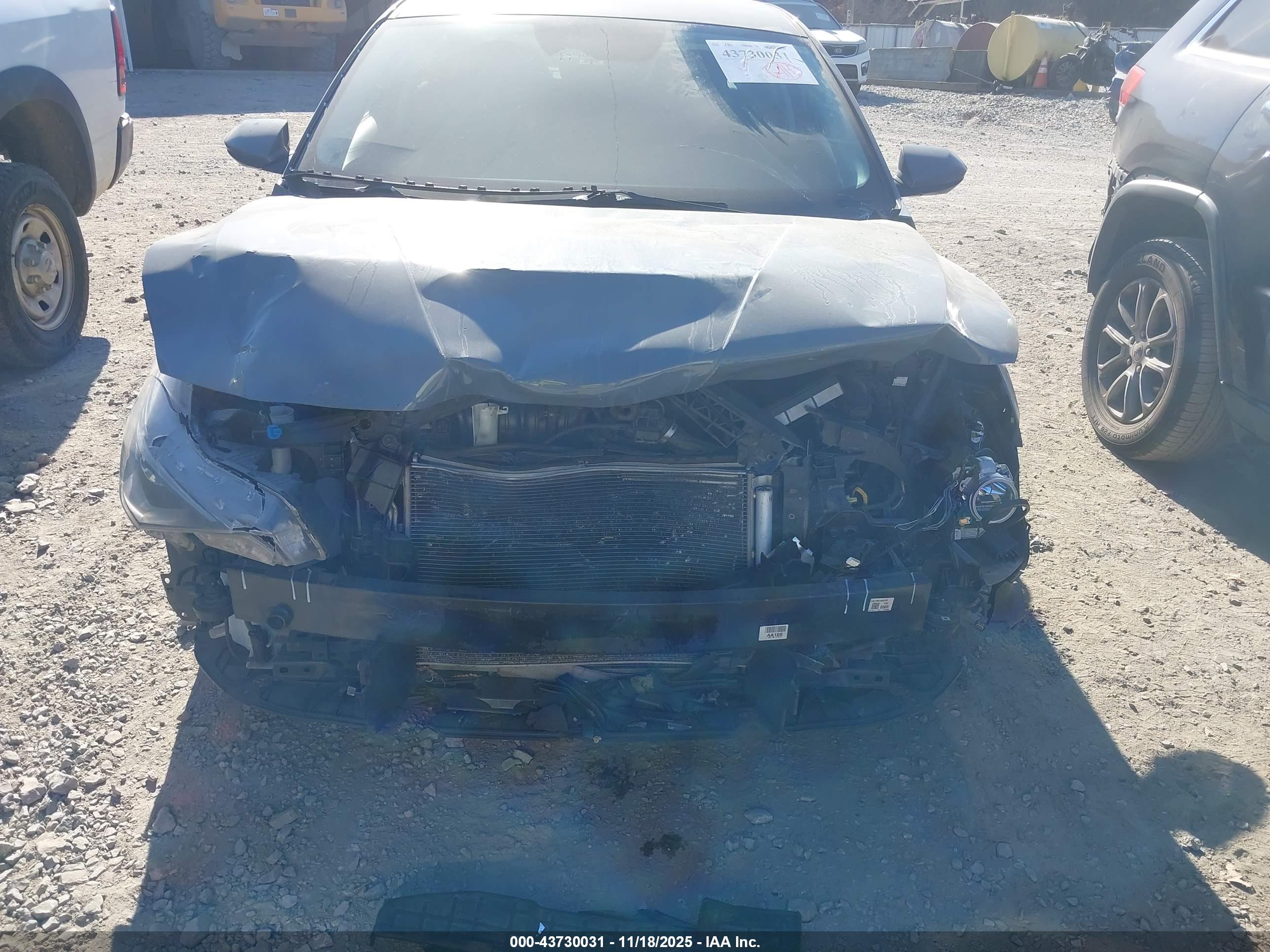 HYUNDAI ELANTRA image 6