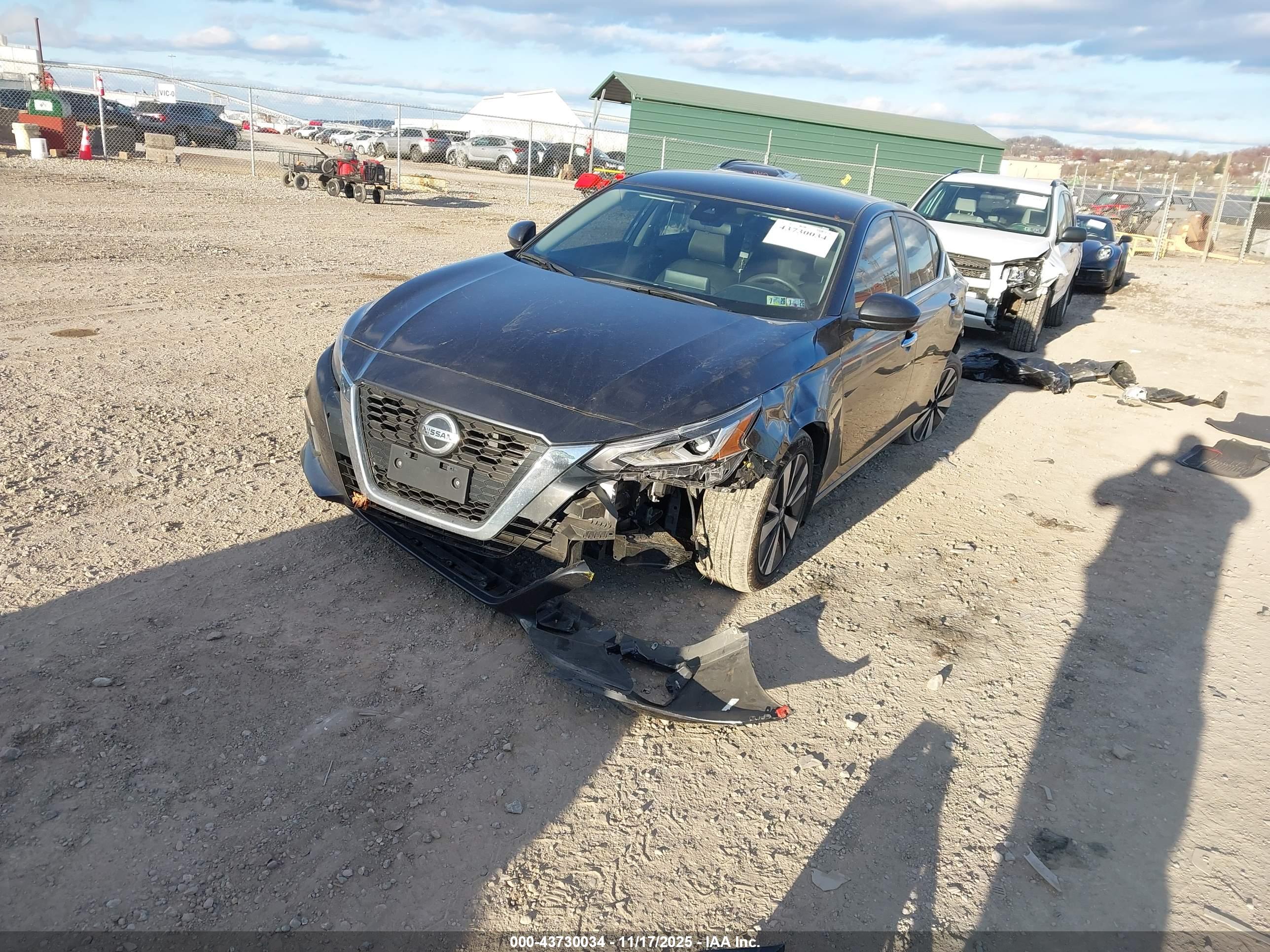 NISSAN ALTIMA image 2