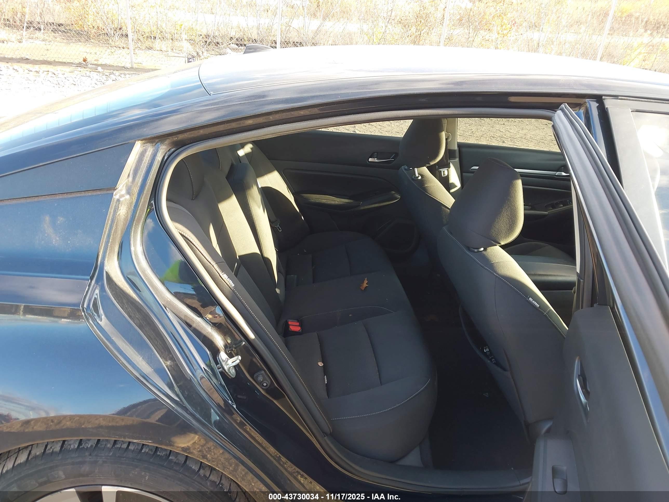 NISSAN ALTIMA image 8