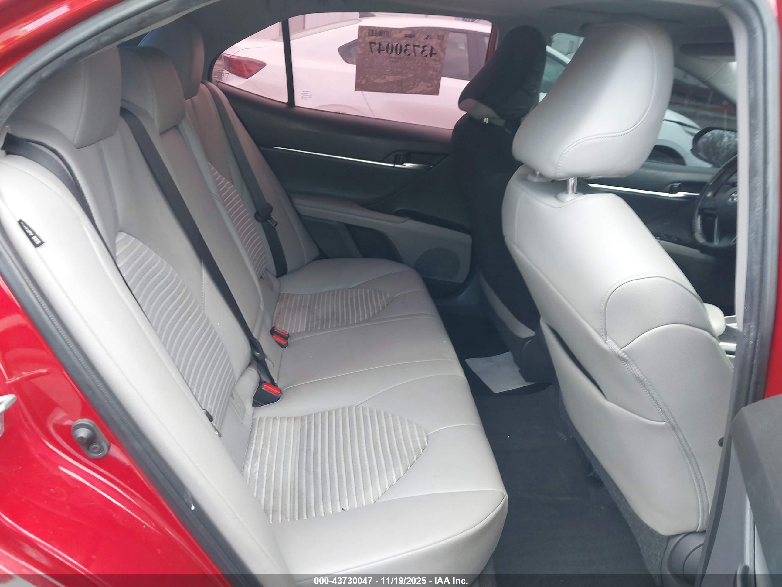 TOYOTA CAMRY image 8