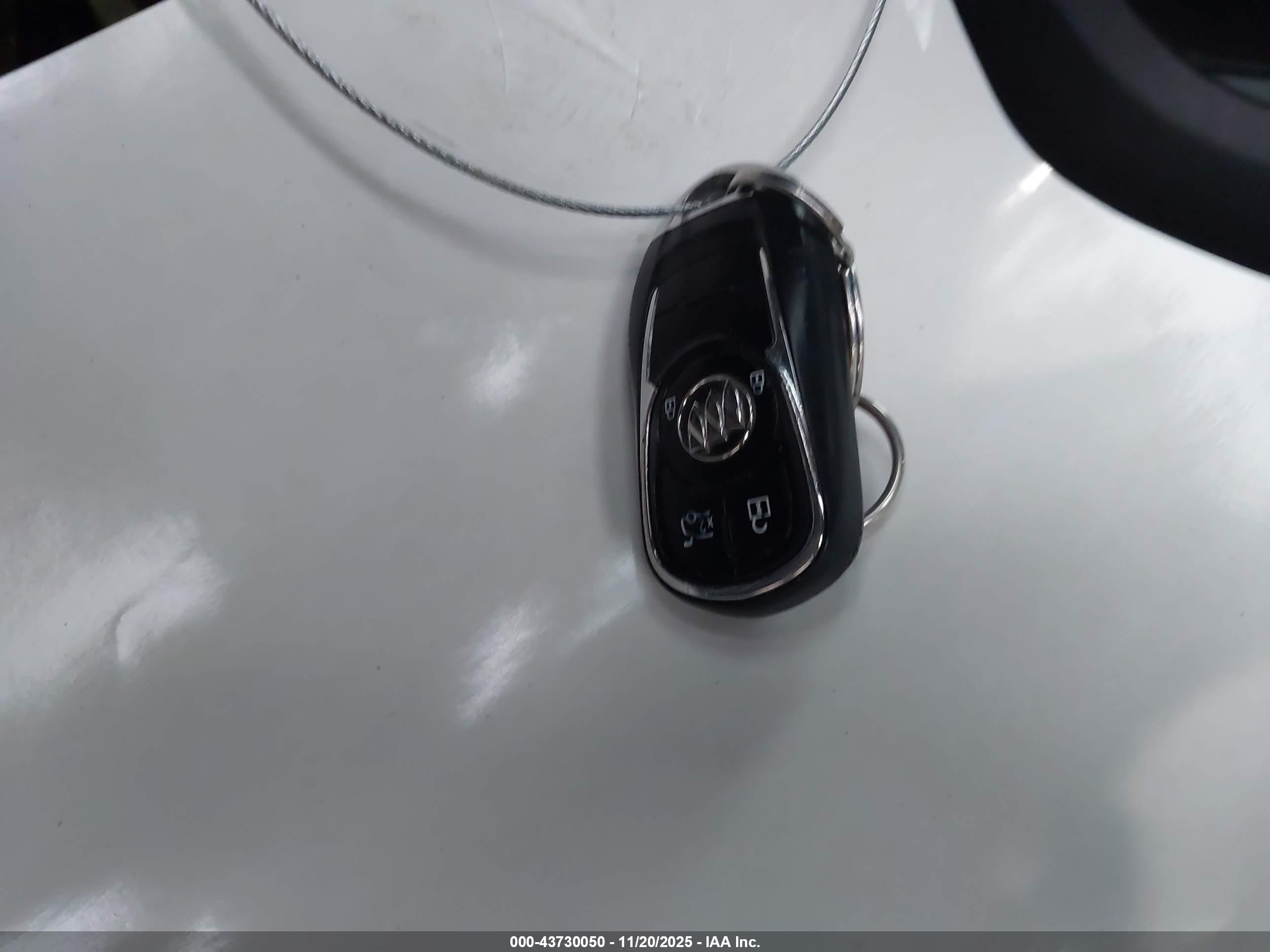 BUICK LACROSSE image 11