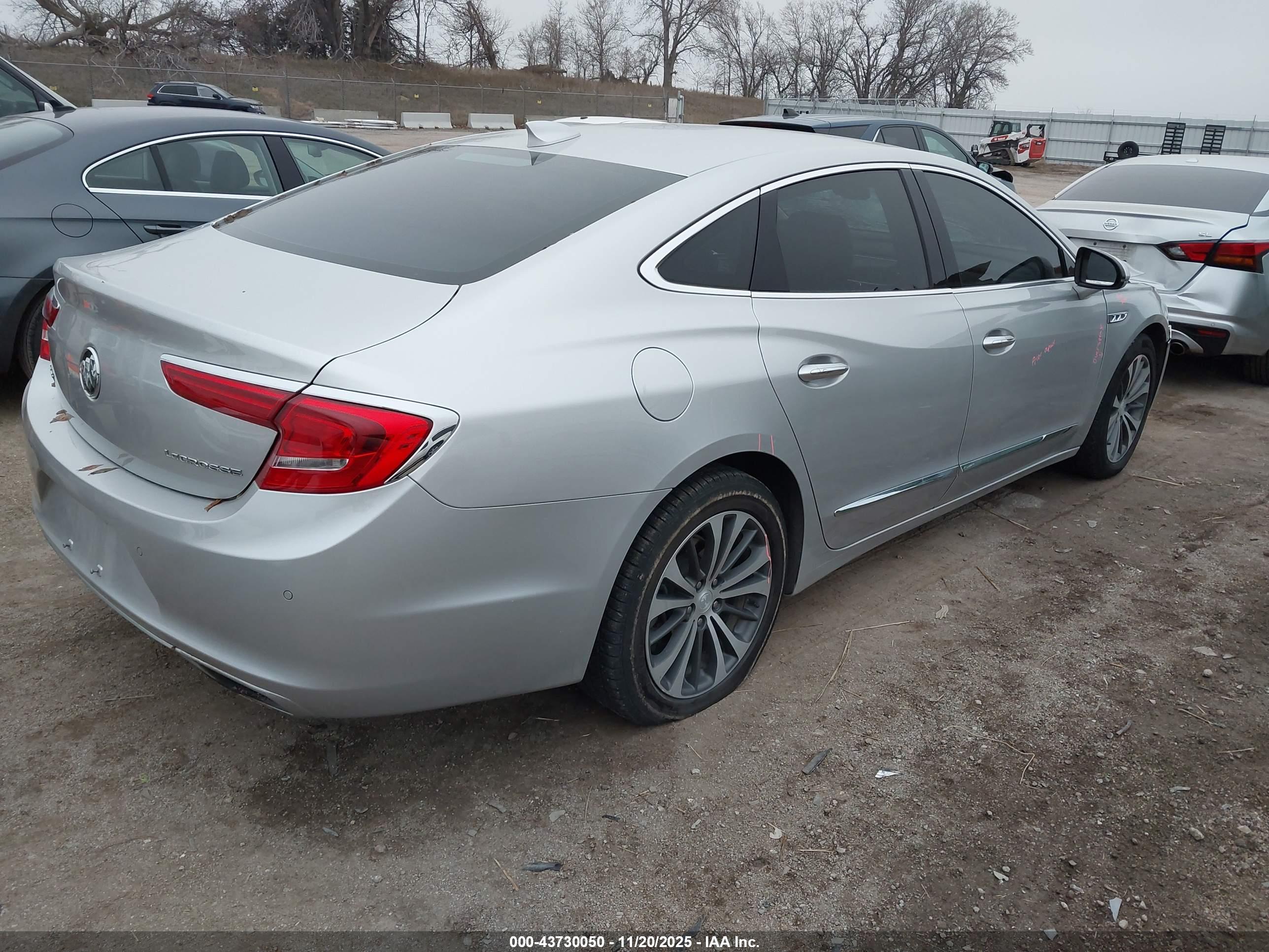 BUICK LACROSSE image 4