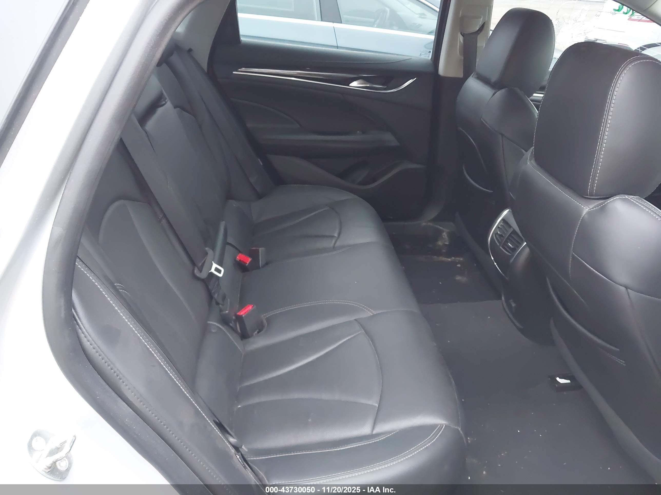 BUICK LACROSSE image 8