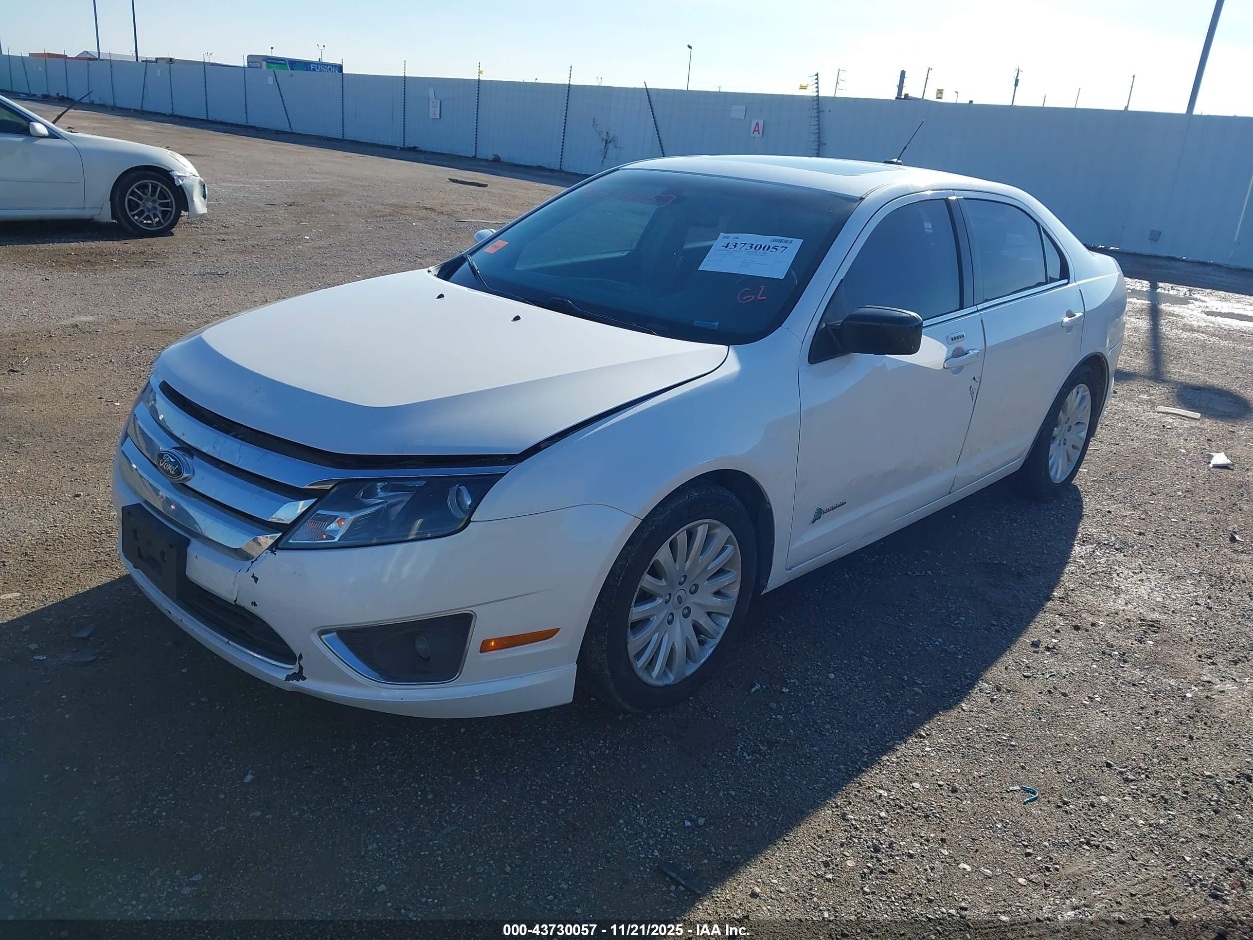 FORD FUSION image 2
