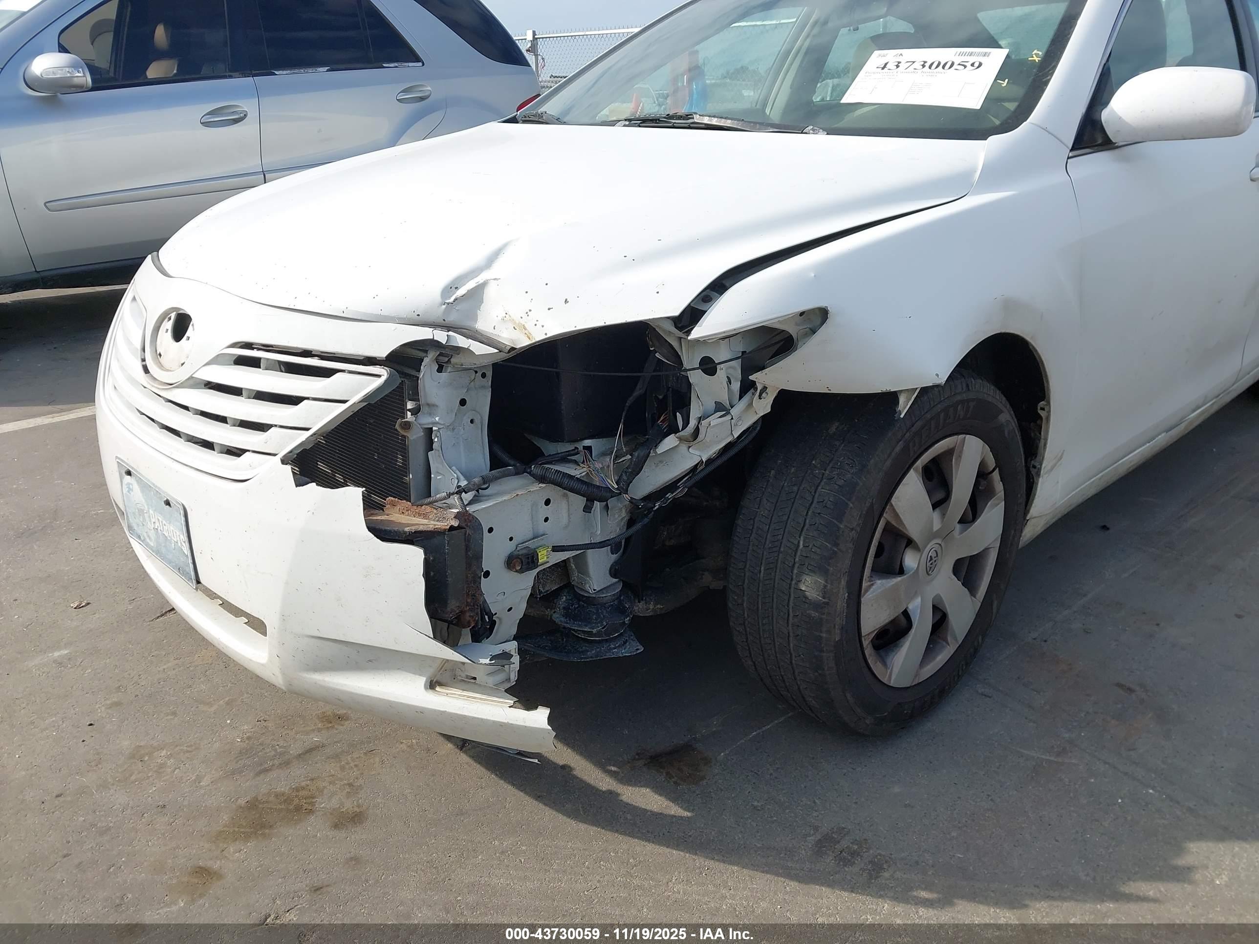 TOYOTA CAMRY image 6