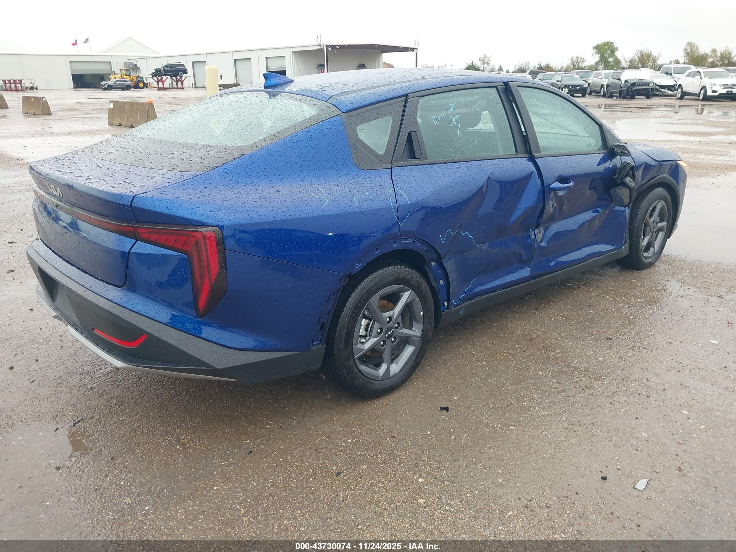 KIA K4 image 4