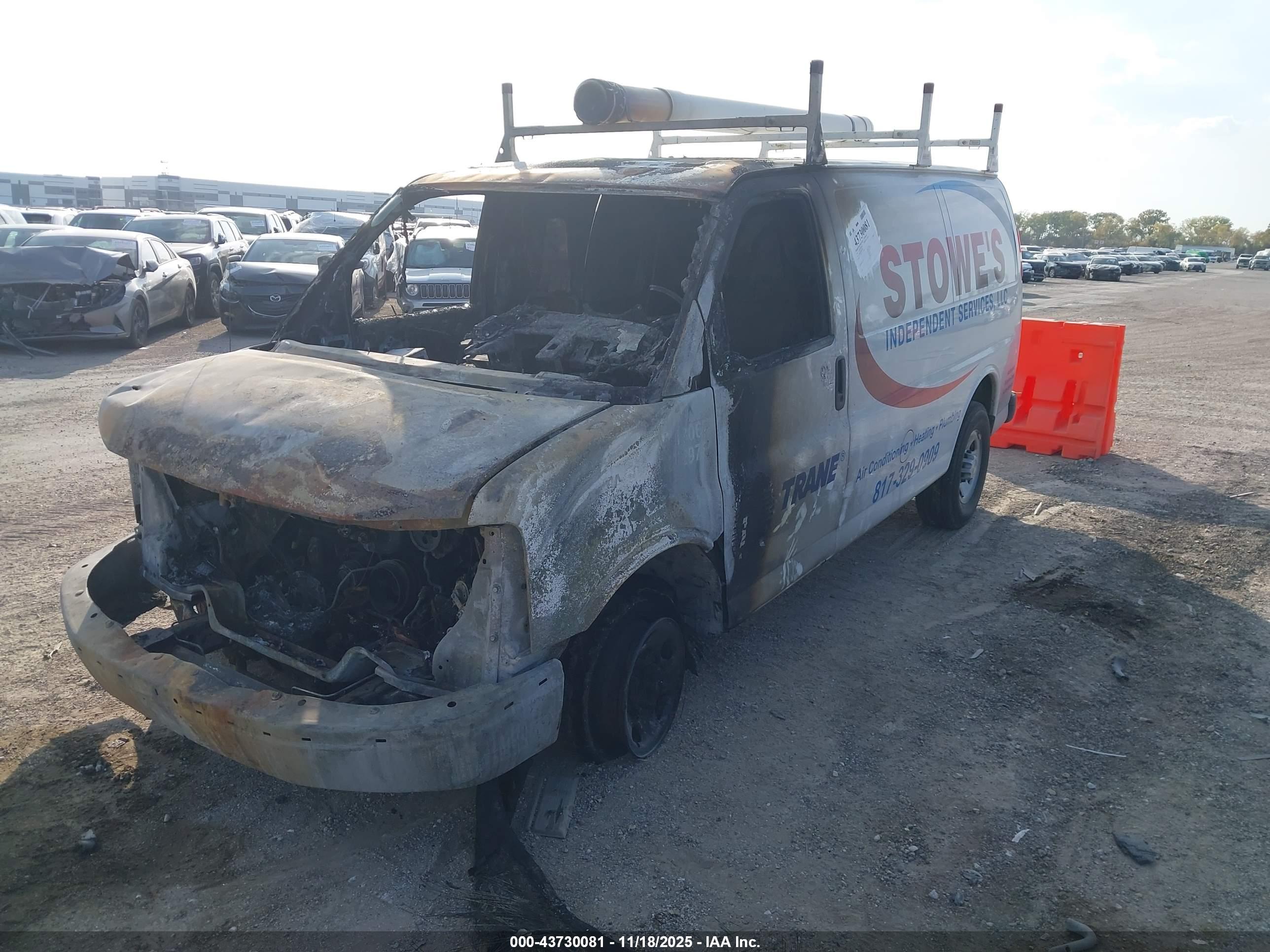 CHEVROLET EXPRESS image 2