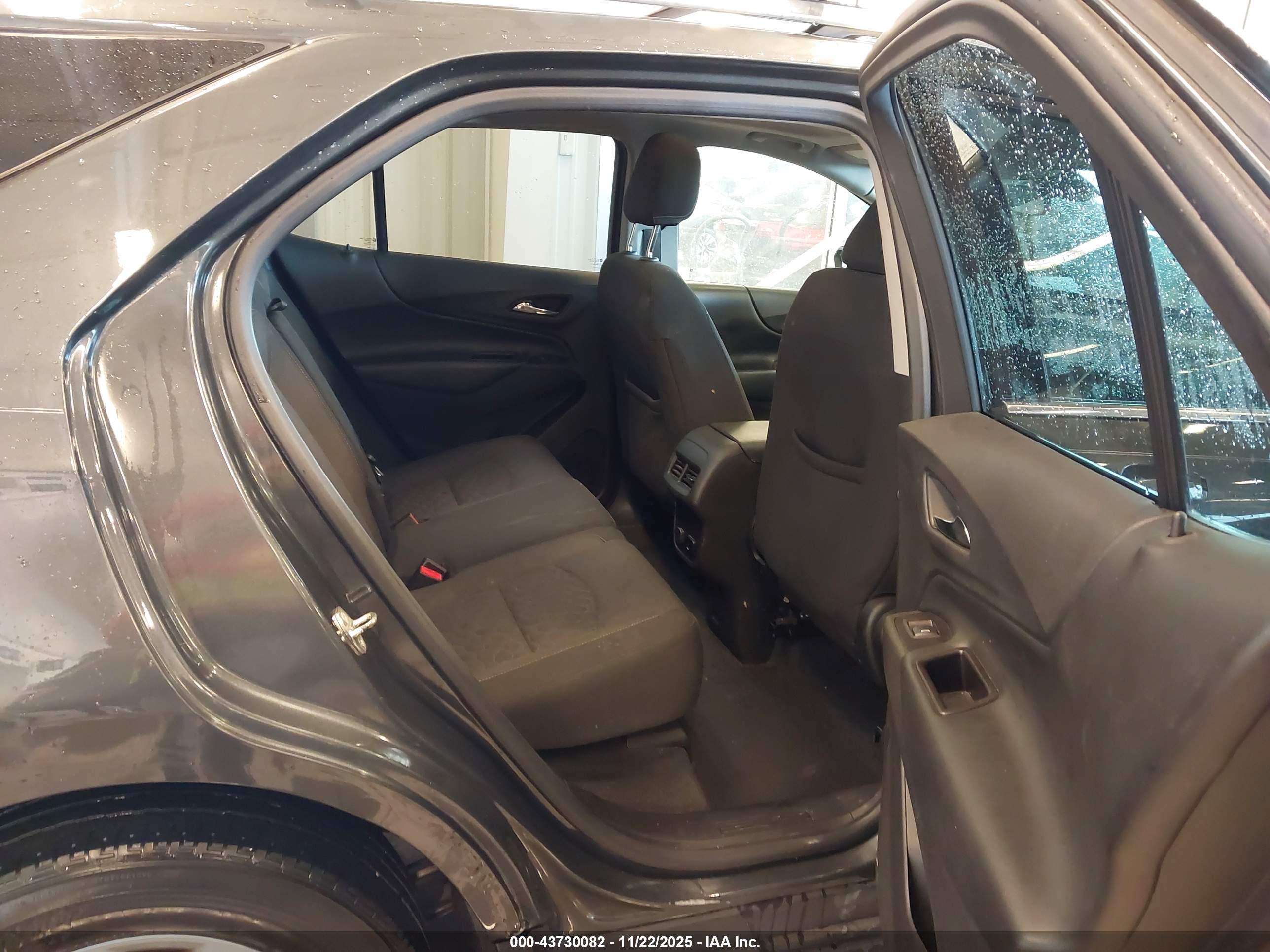 CHEVROLET EQUINOX image 8
