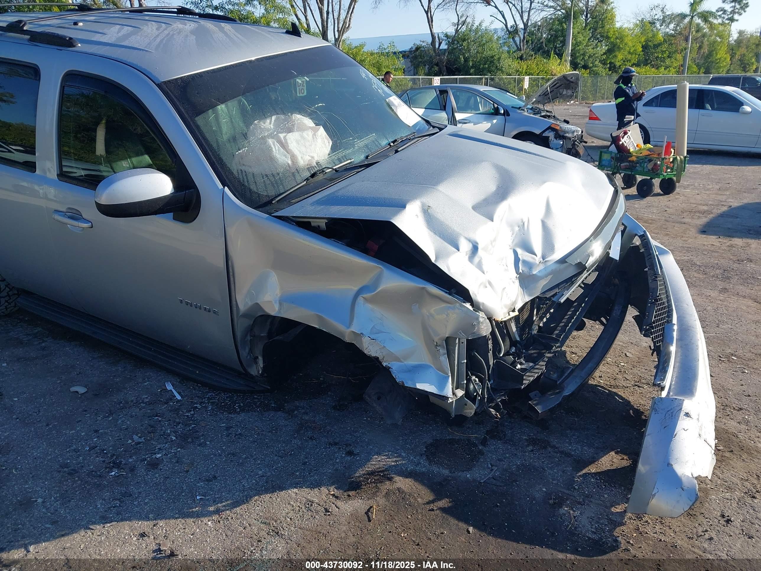 CHEVROLET TAHOE image 6