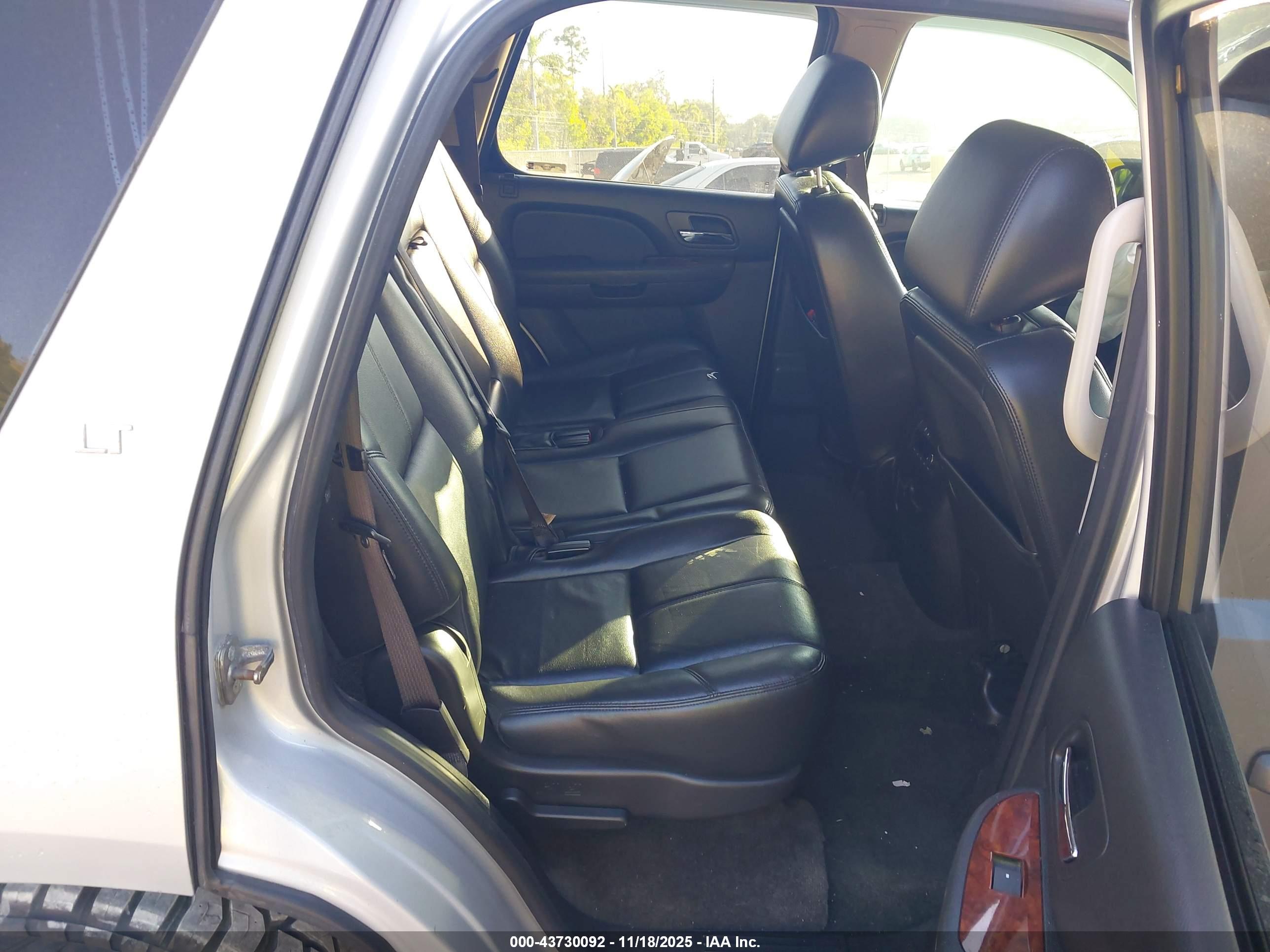 CHEVROLET TAHOE image 8