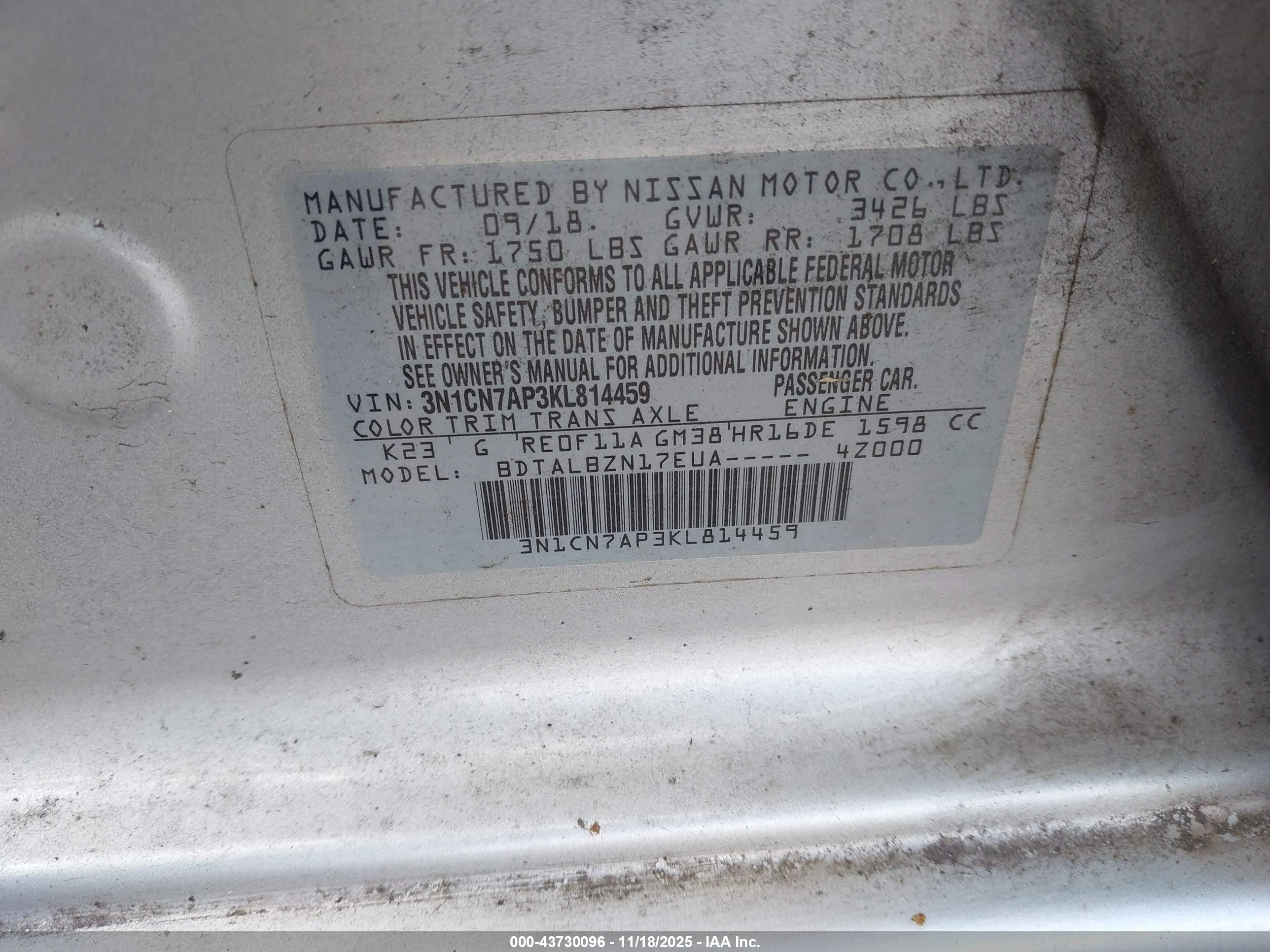 NISSAN VERSA image 9