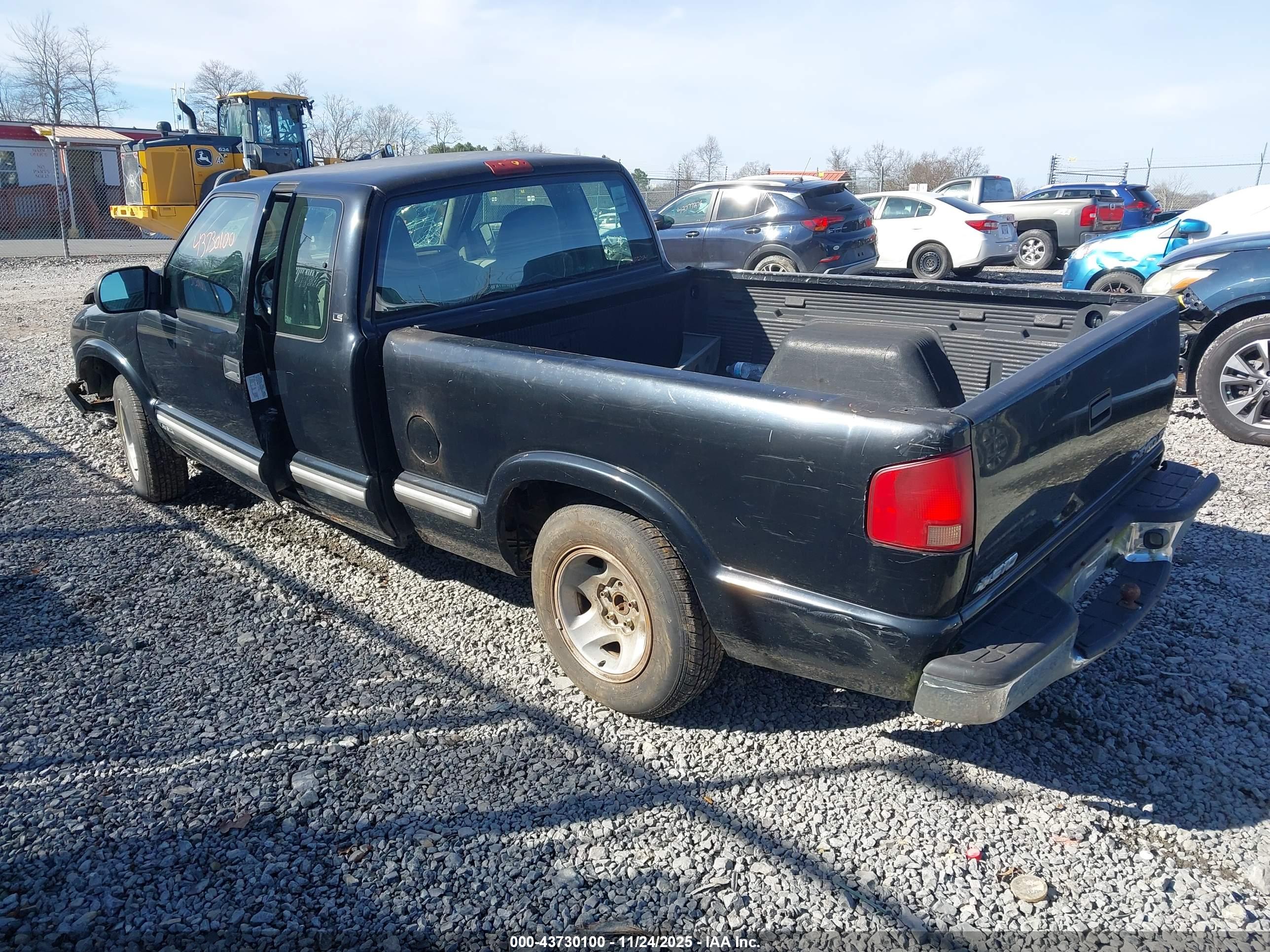 CHEVROLET S-10 image 3