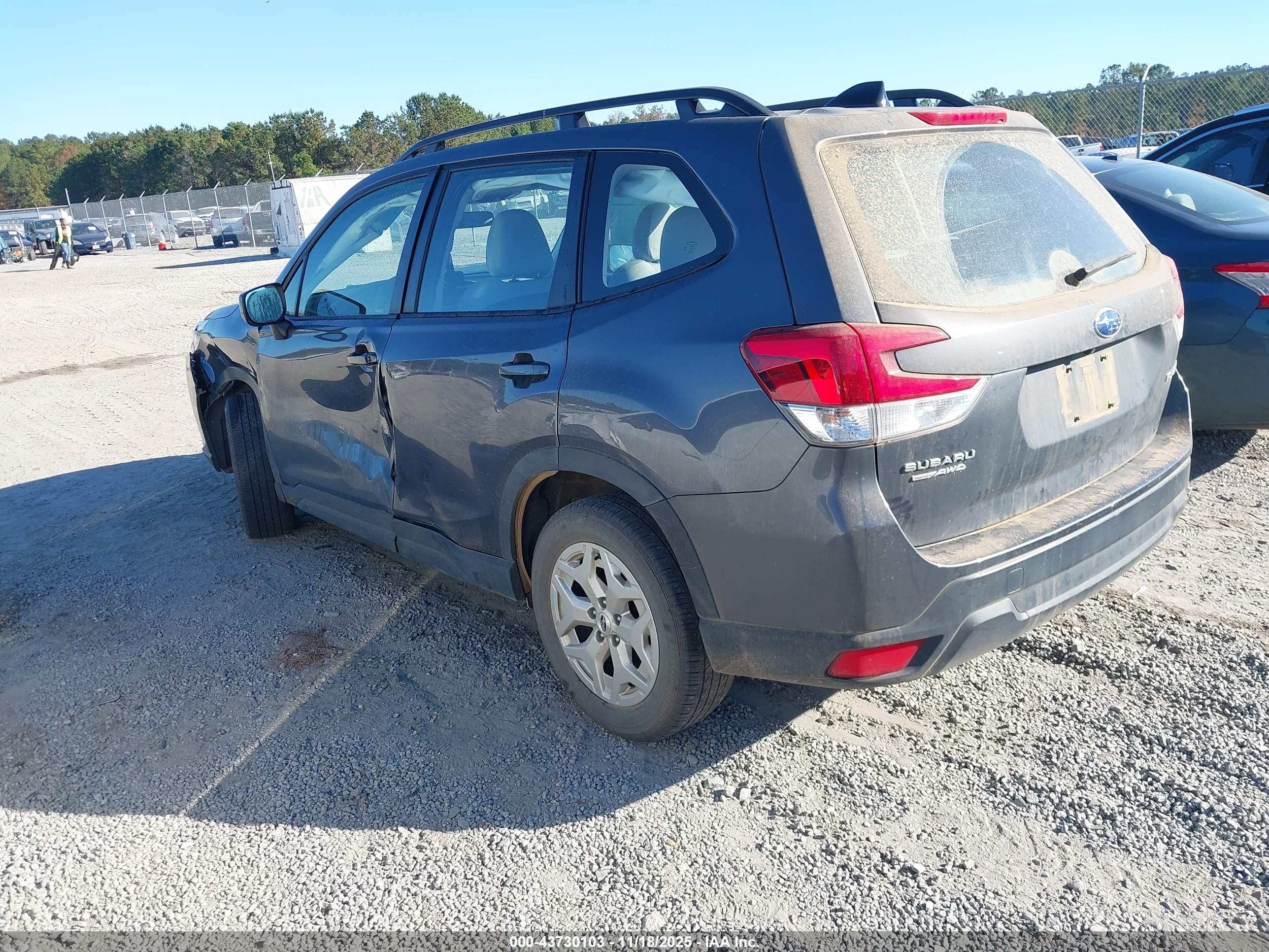 SUBARU FORESTER image 3