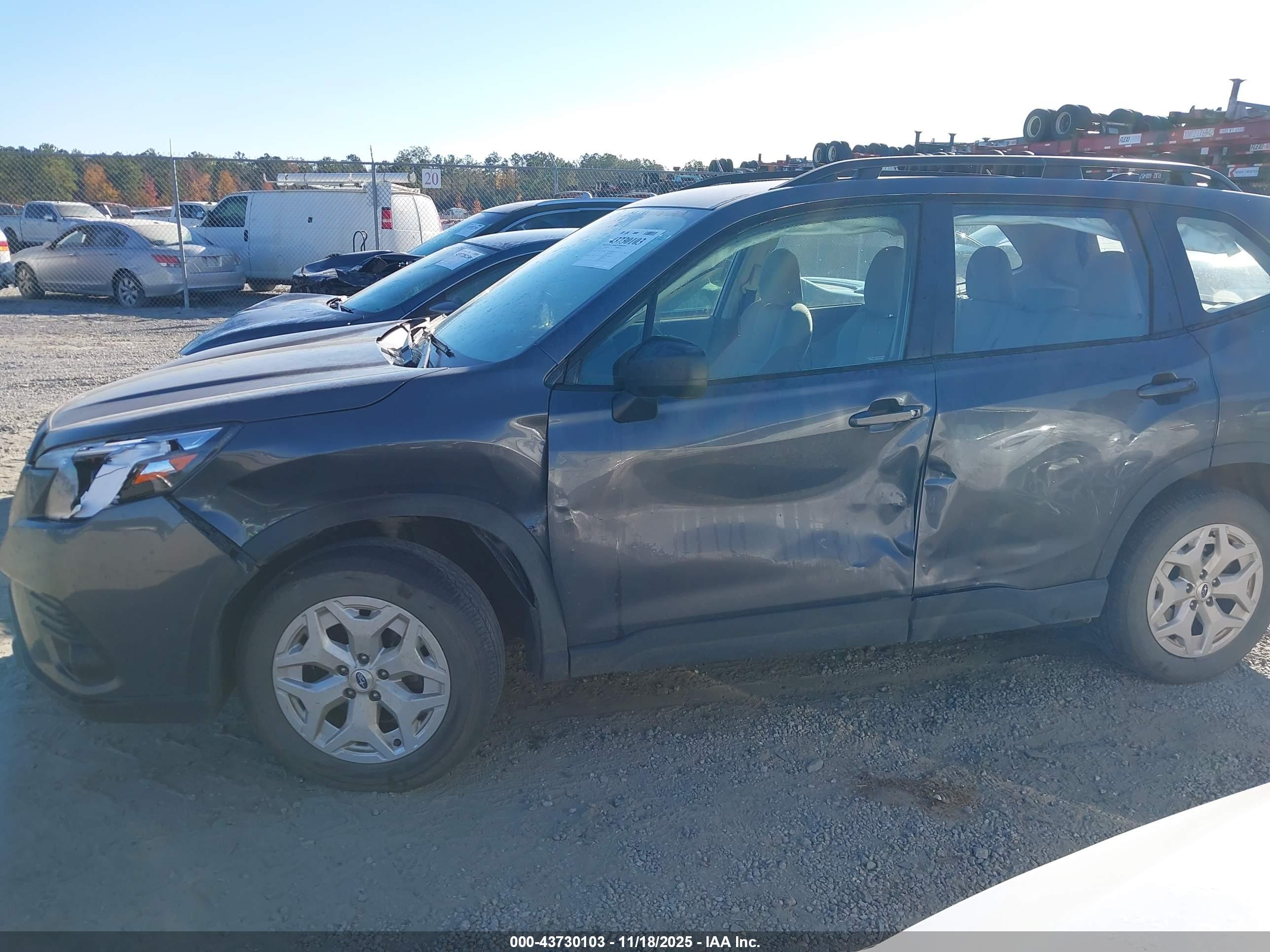 SUBARU FORESTER image 6