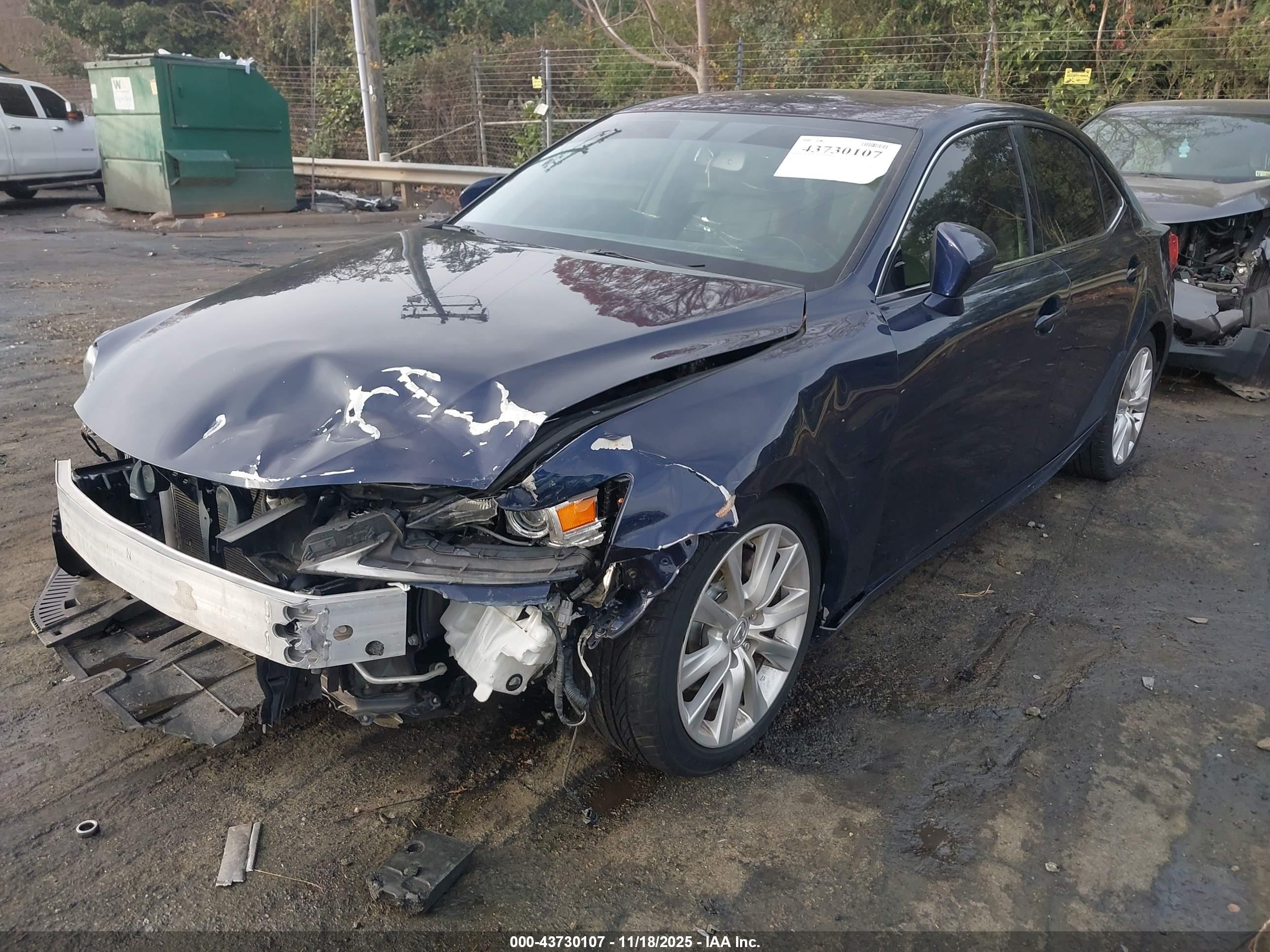 LEXUS IS image 2