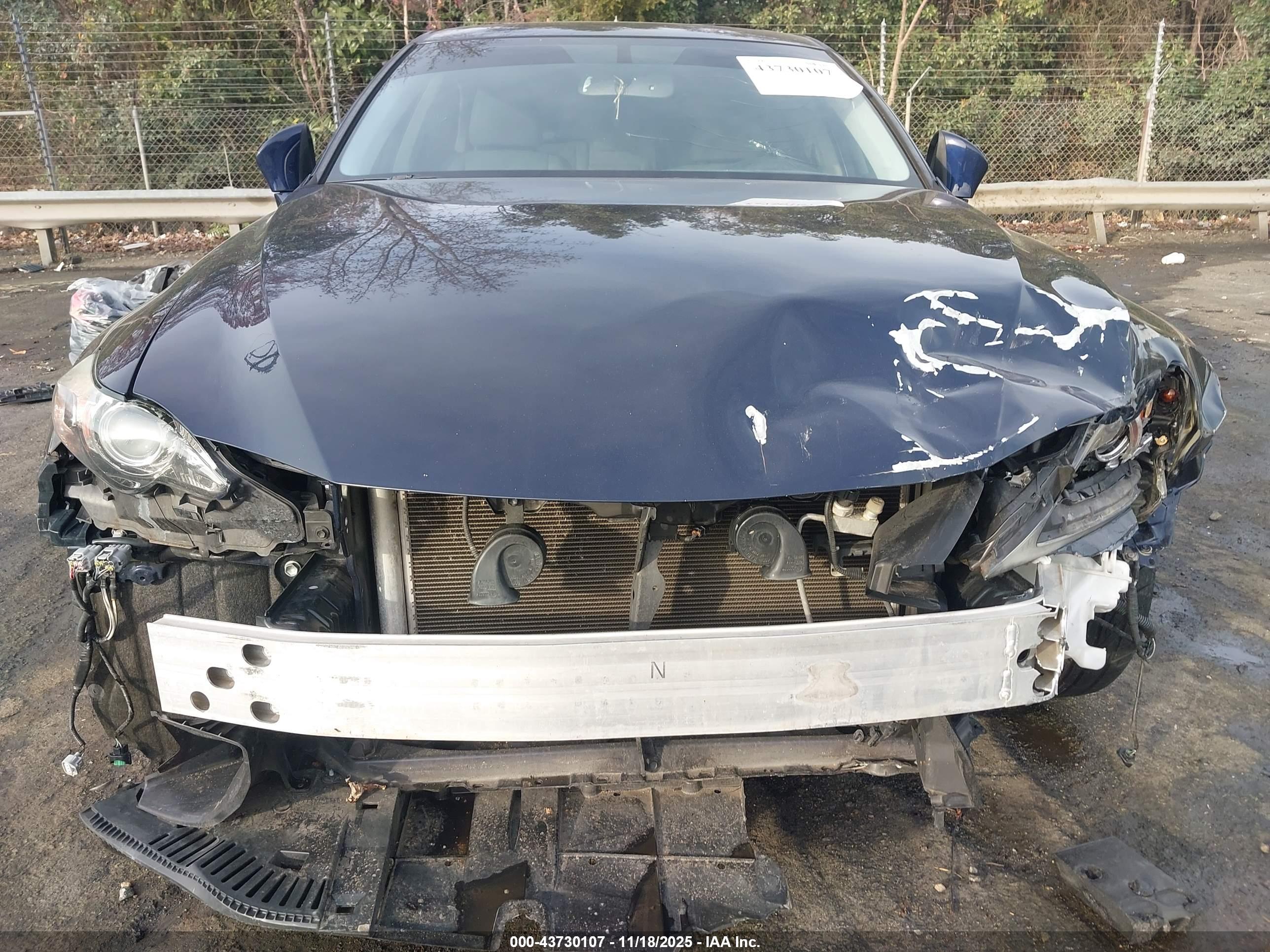 LEXUS IS image 6