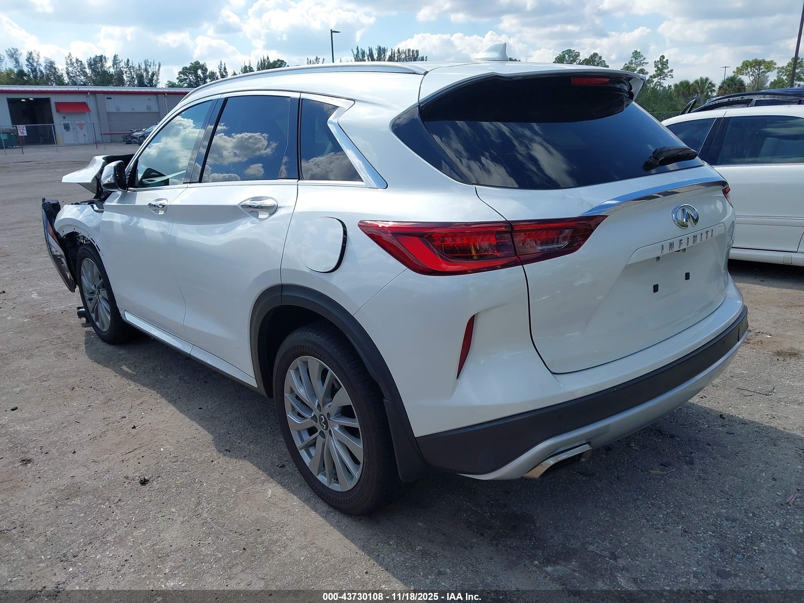 INFINITI QX50 image 3