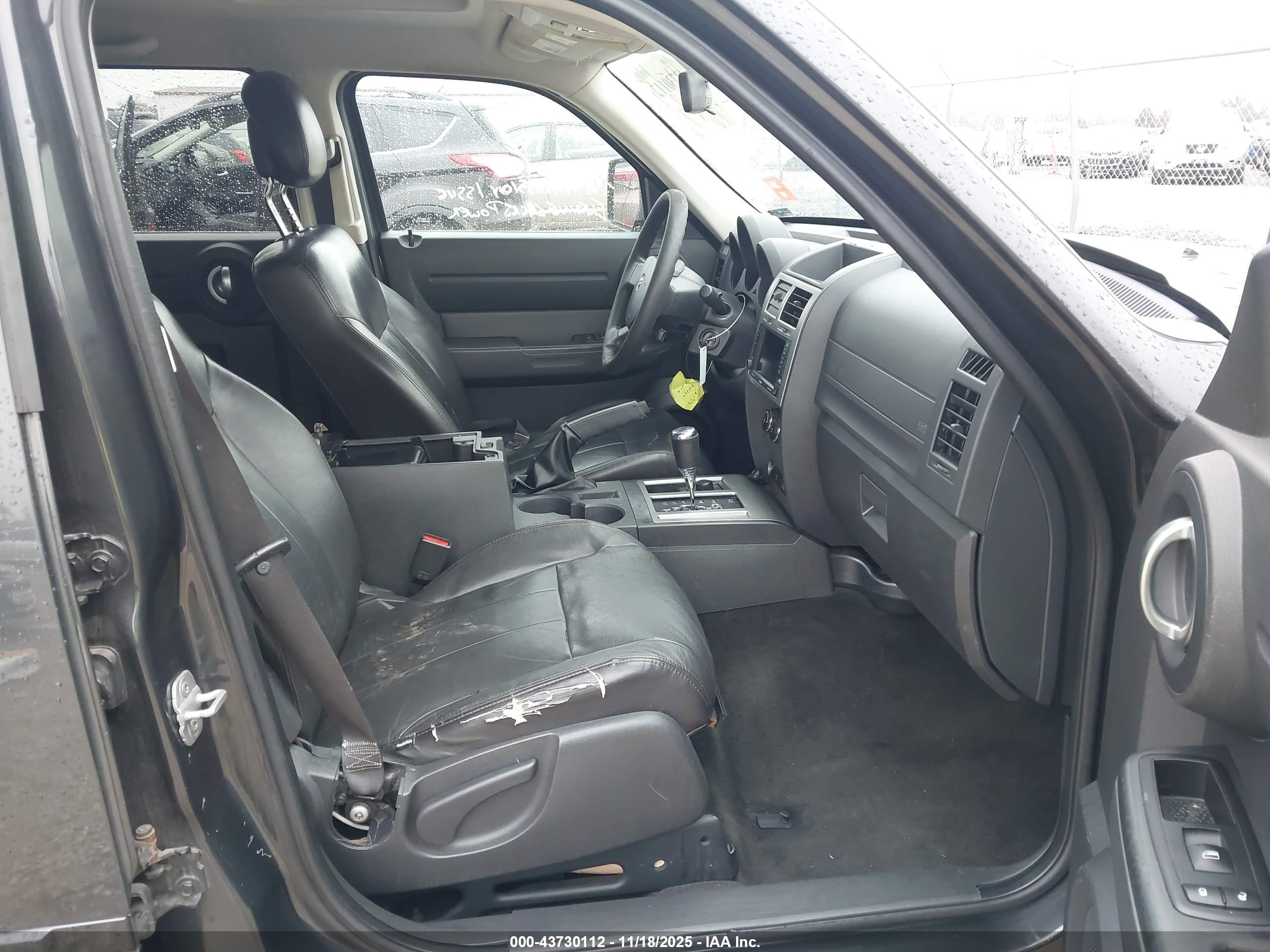 DODGE NITRO image 5