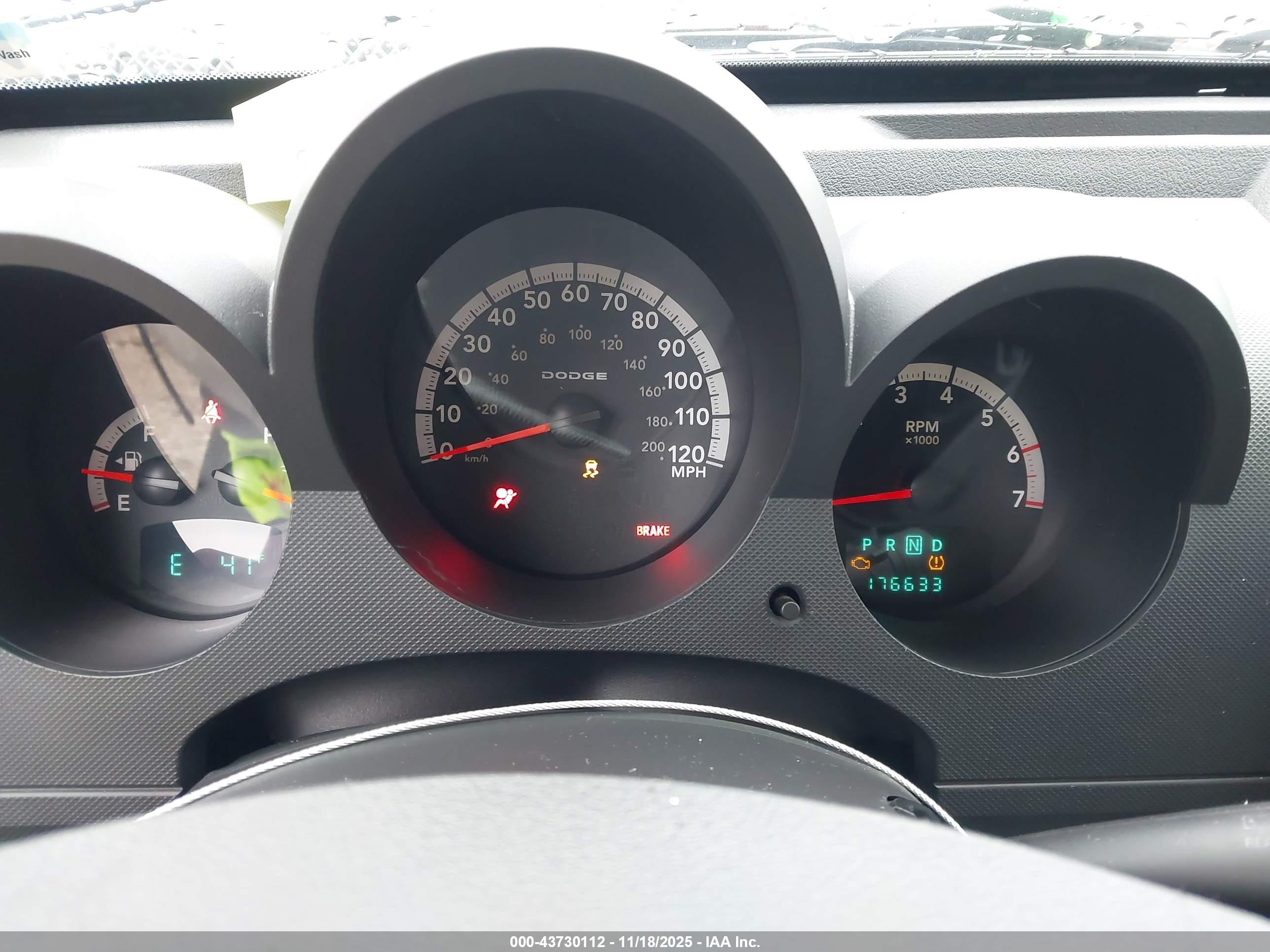 DODGE NITRO image 7