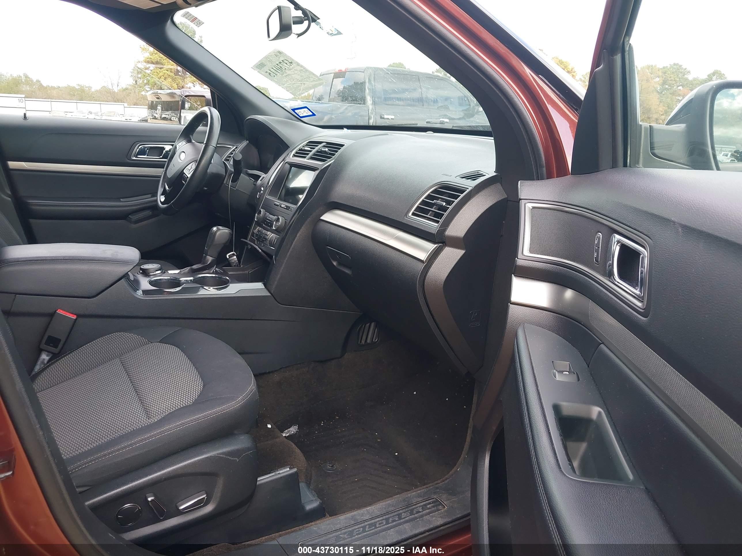 FORD EXPLORER image 5