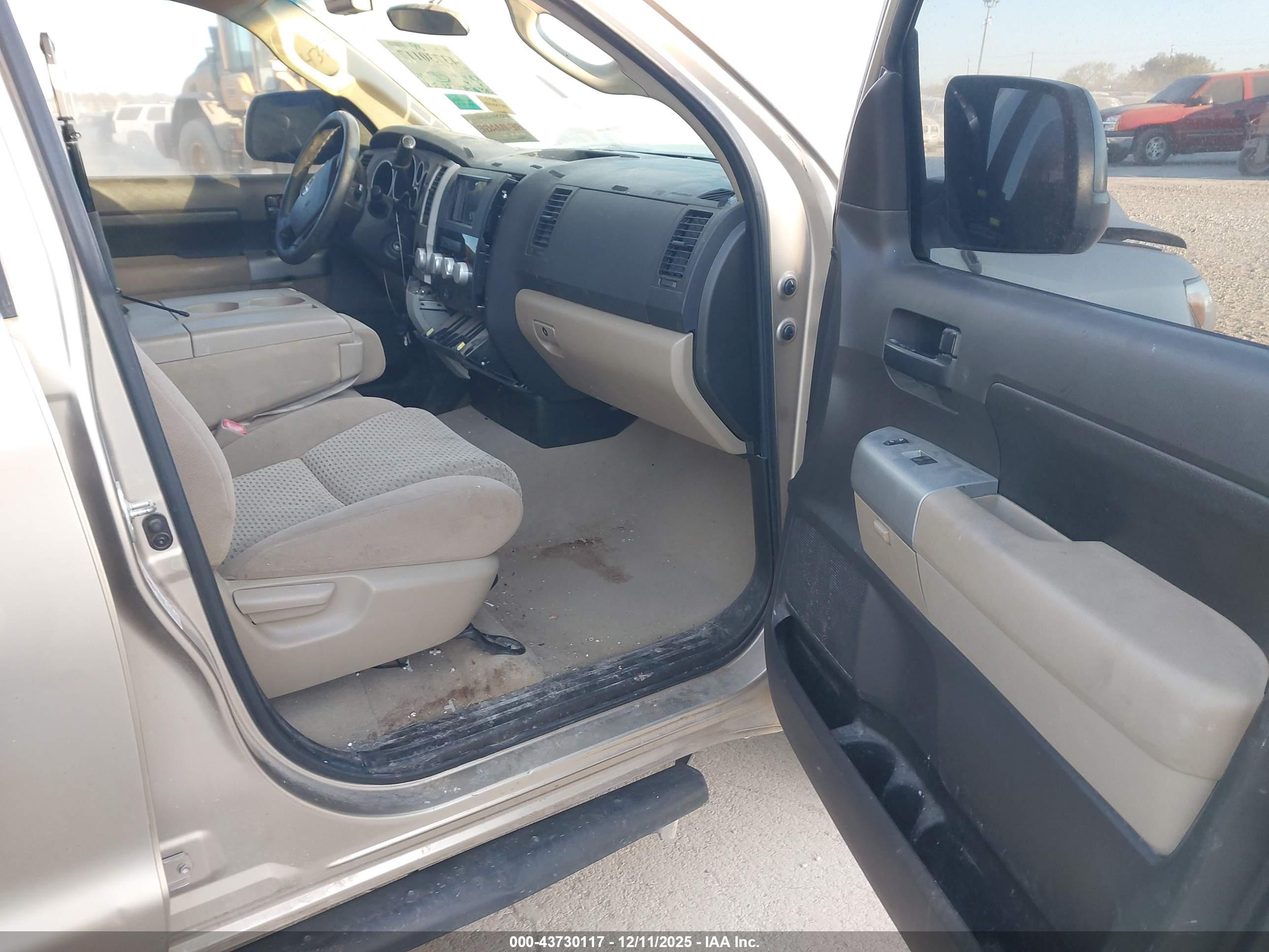 TOYOTA TUNDRA image 5
