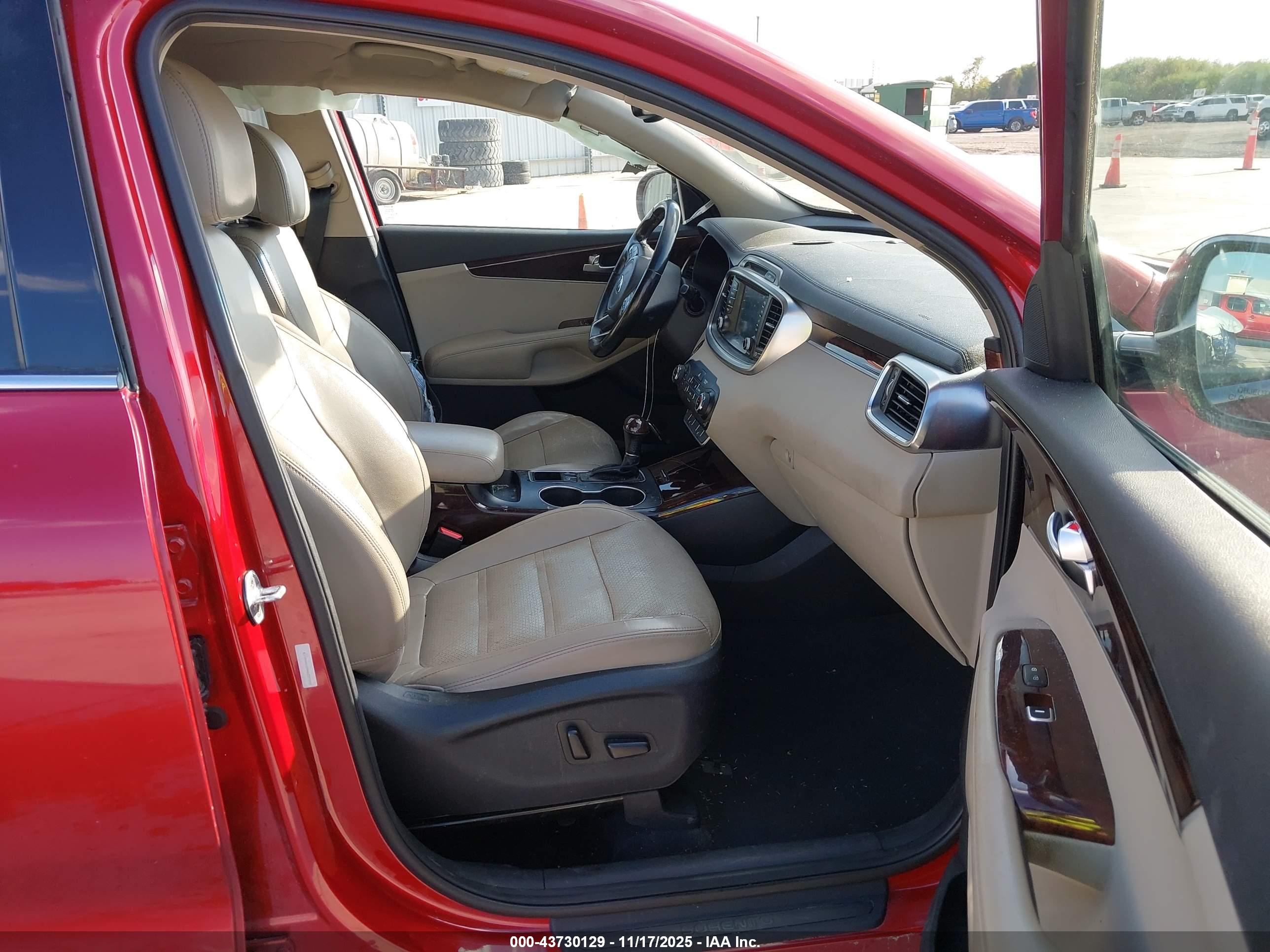 KIA SORENTO image 5