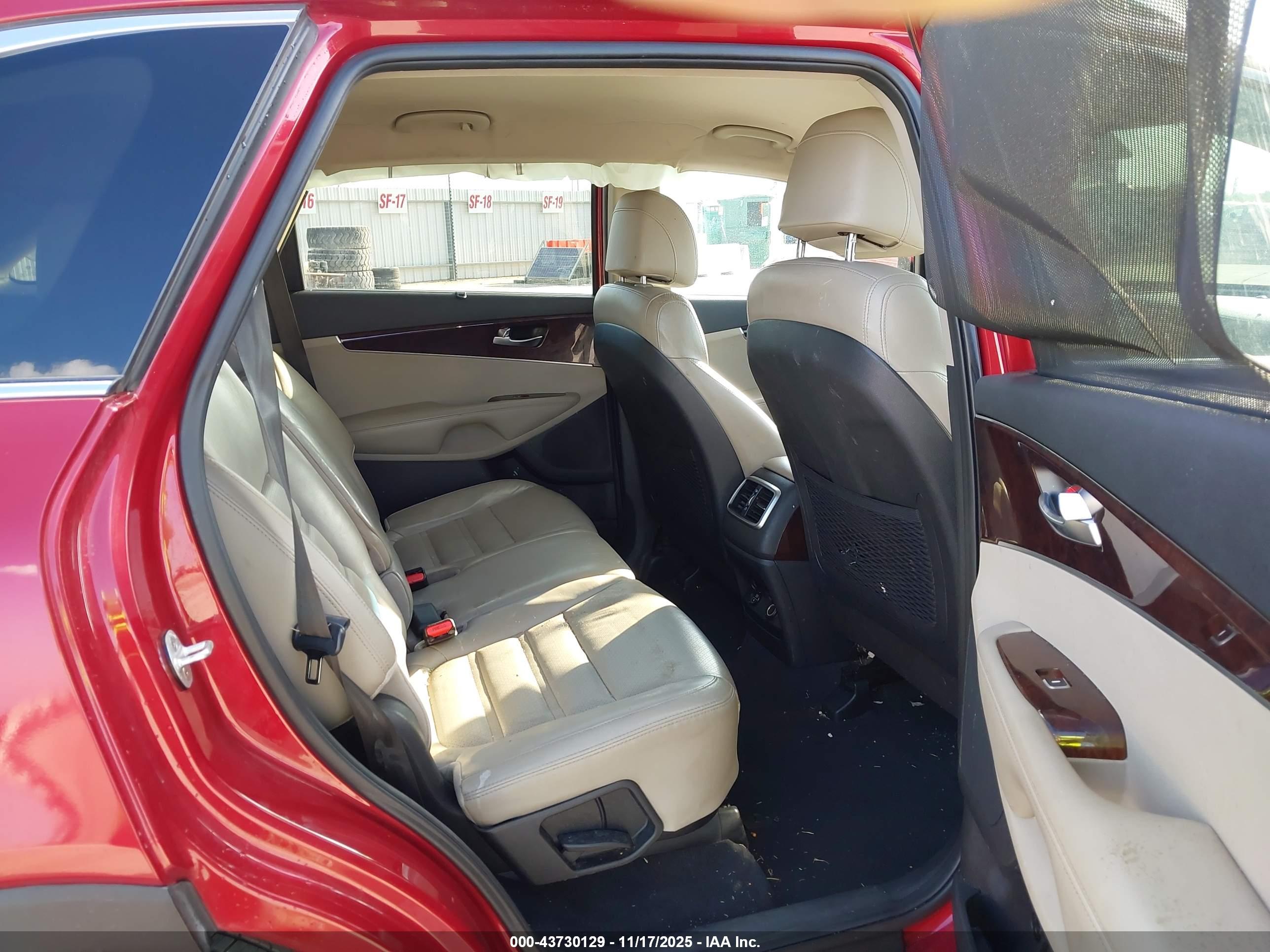 KIA SORENTO image 8