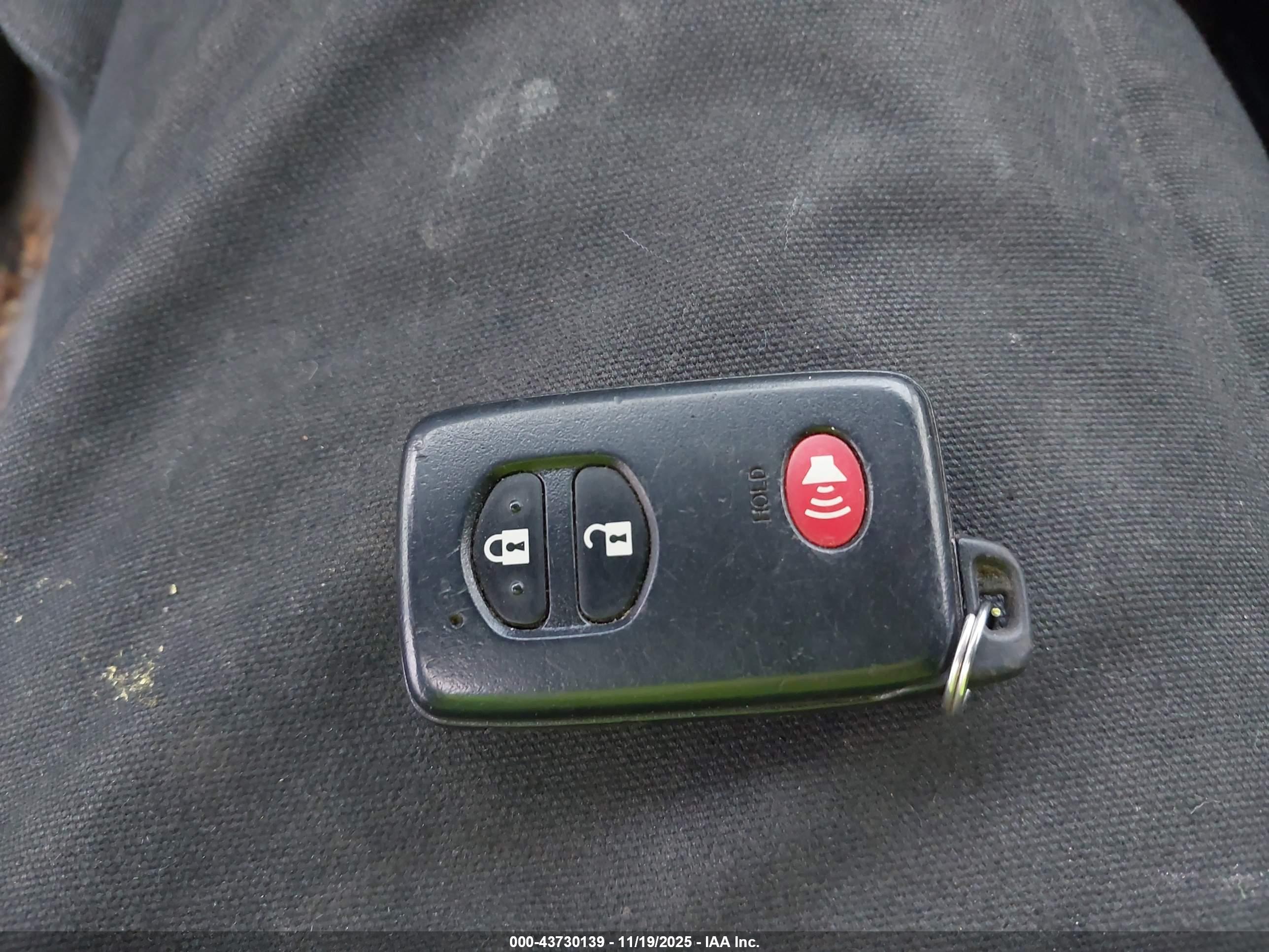 TOYOTA PRIUS image 11
