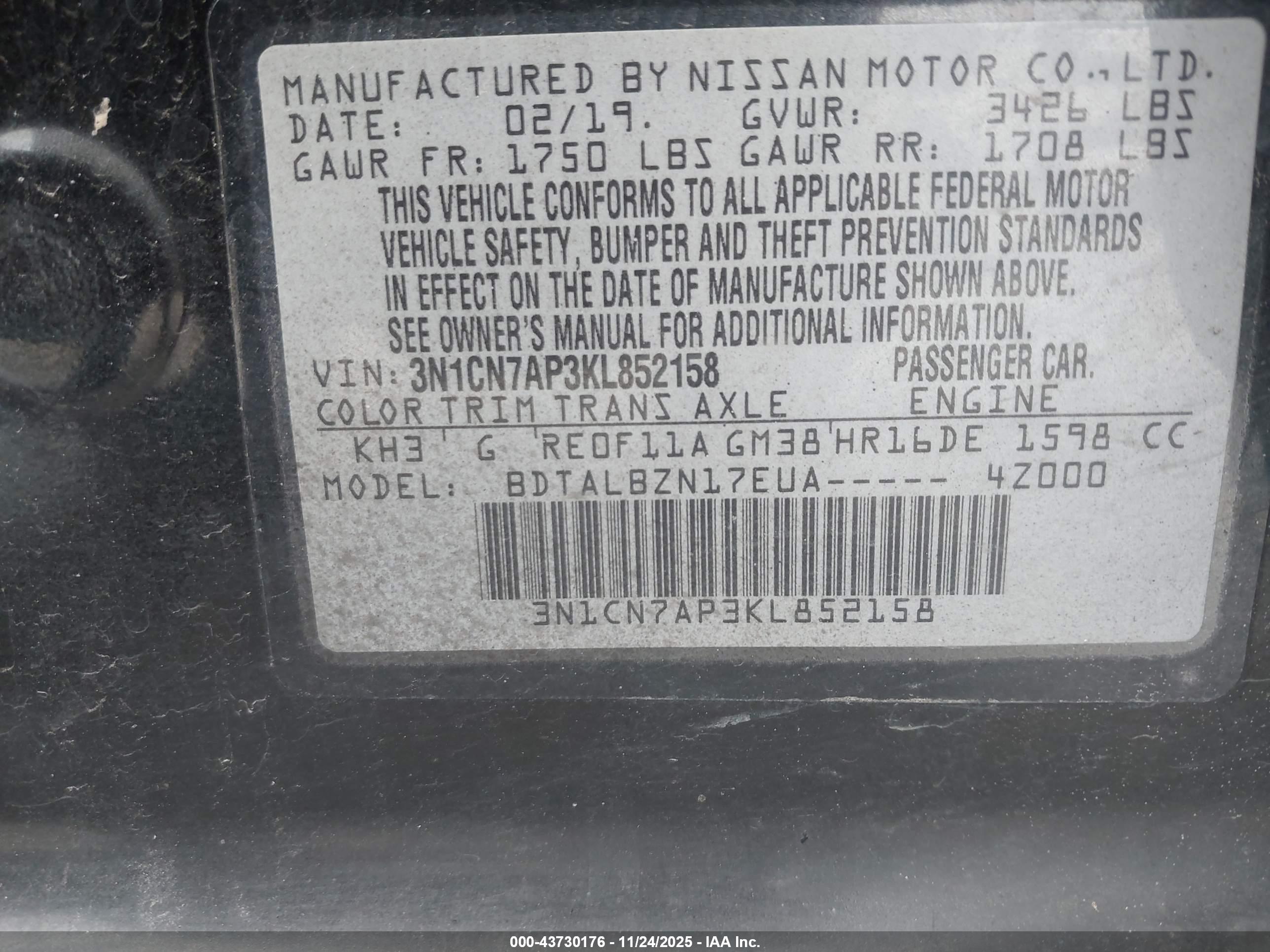 NISSAN VERSA image 9