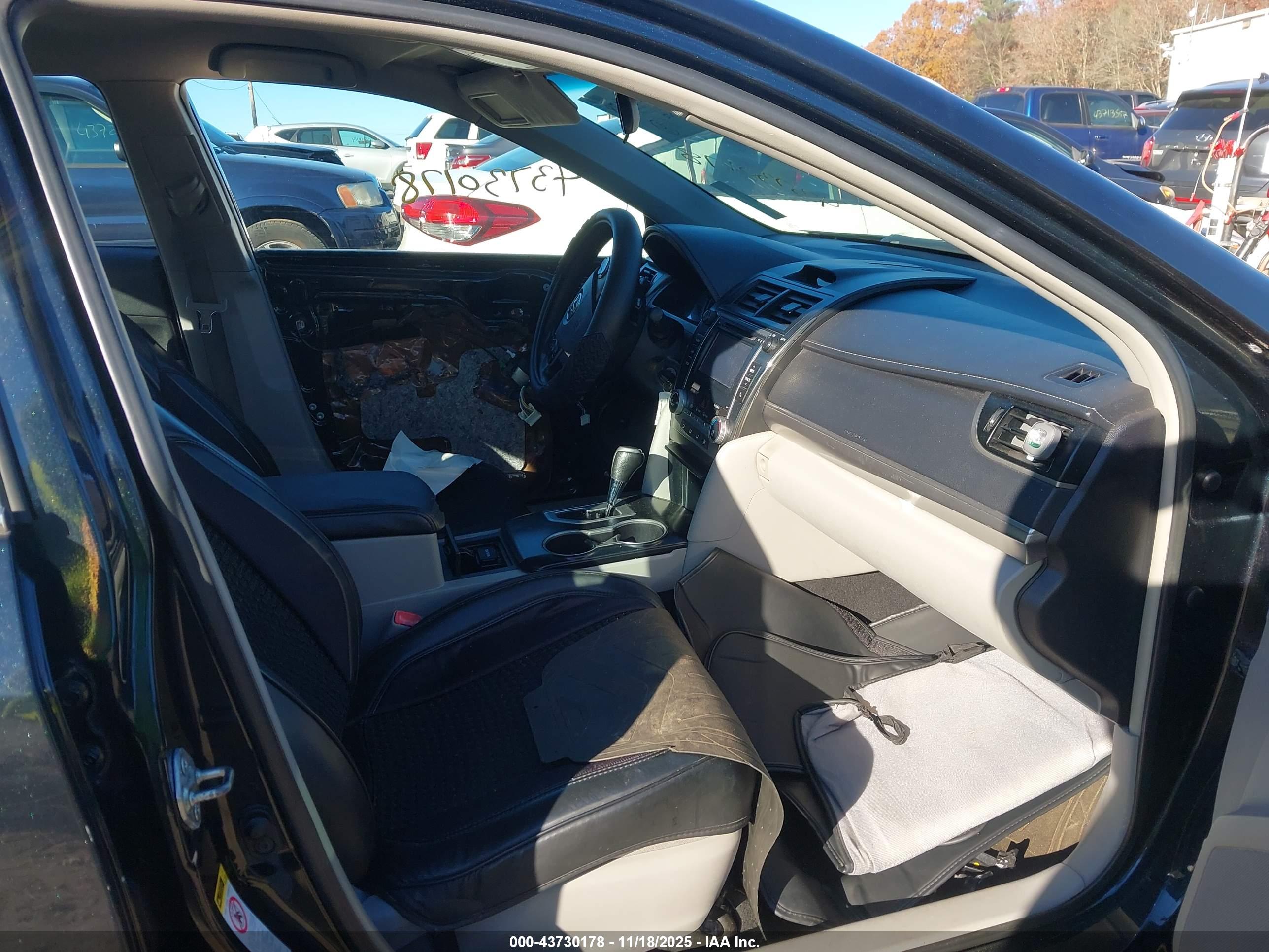 TOYOTA CAMRY image 5