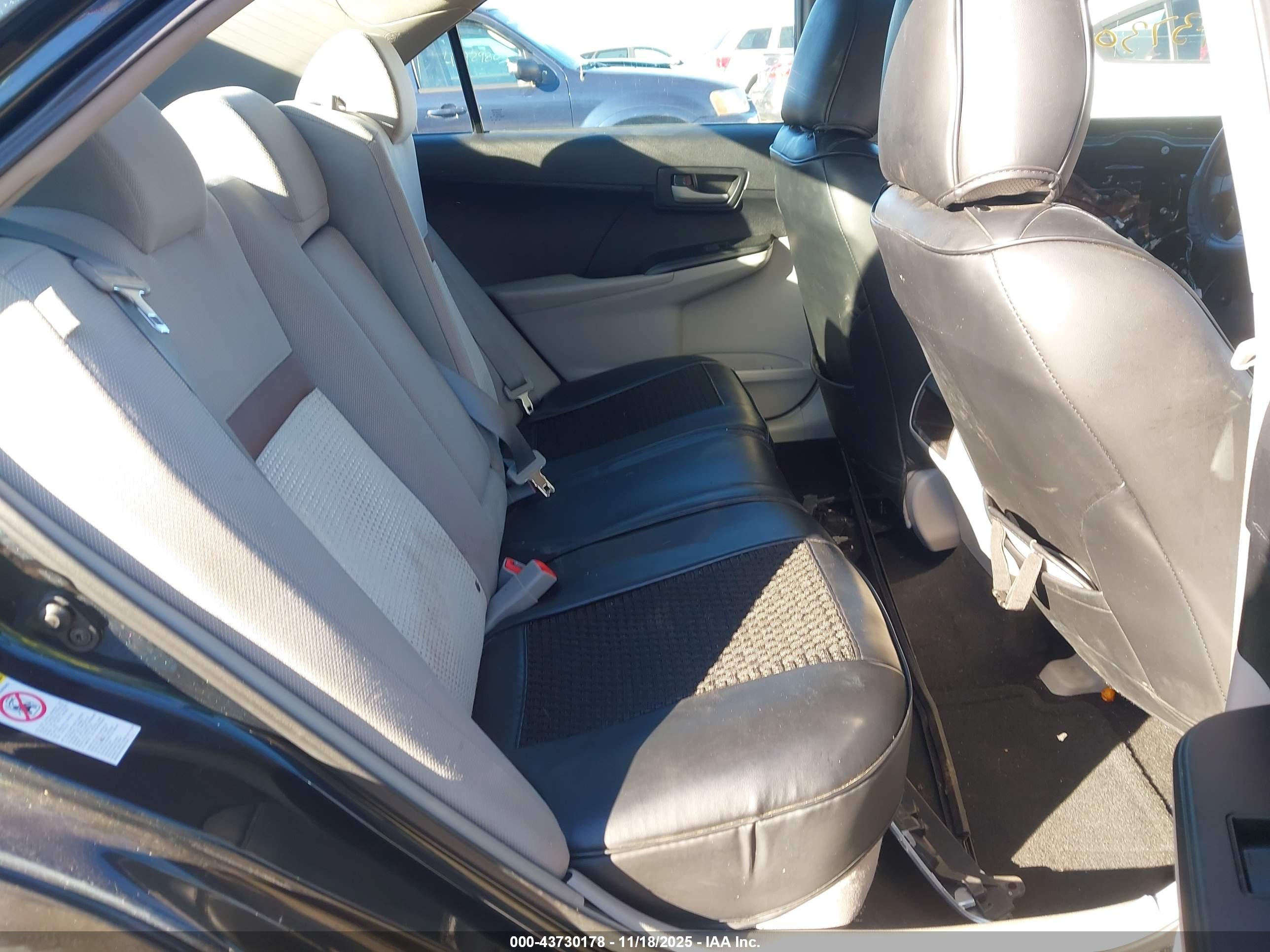 TOYOTA CAMRY image 8