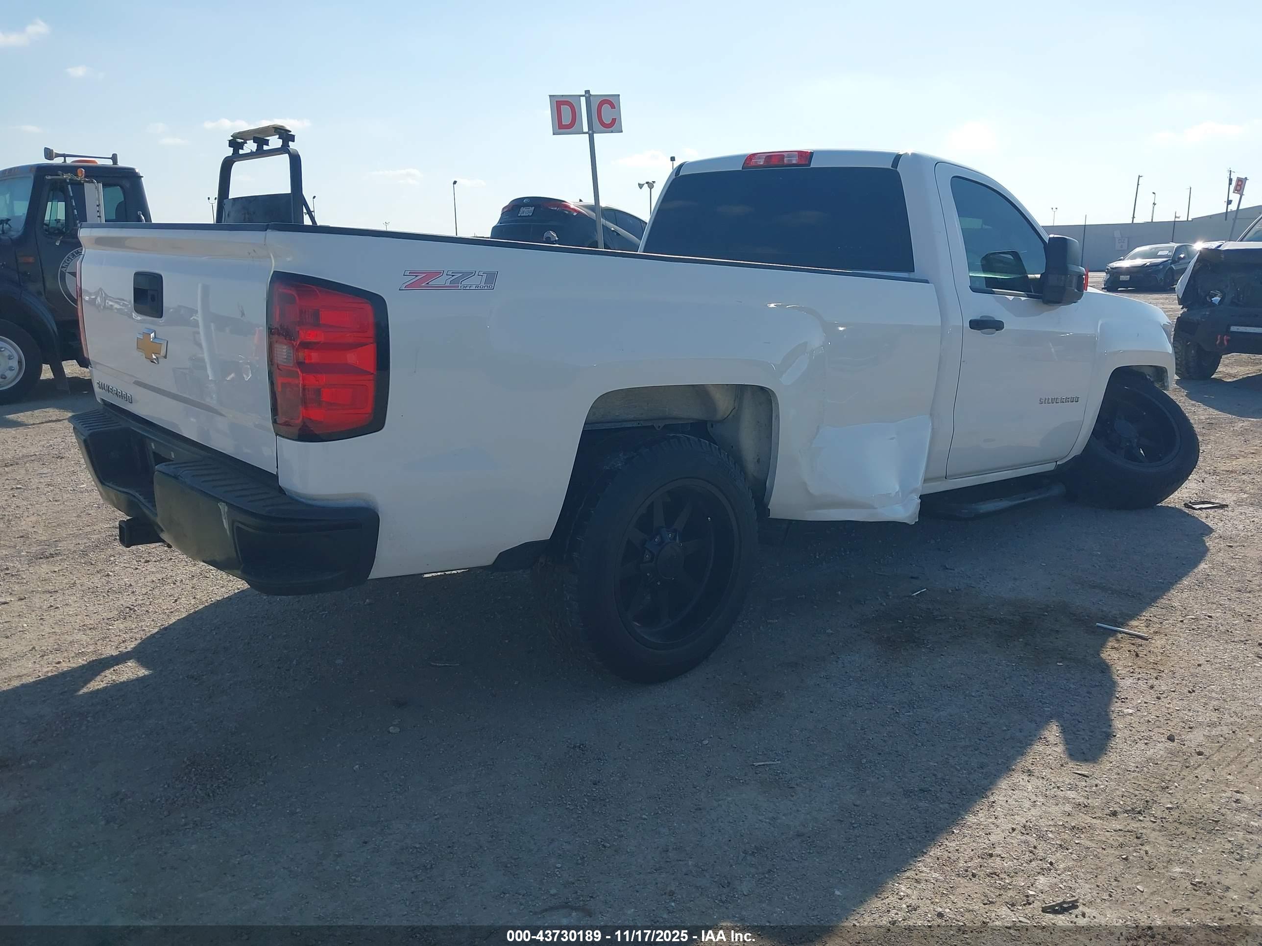 CHEVROLET SILVERADO image 4