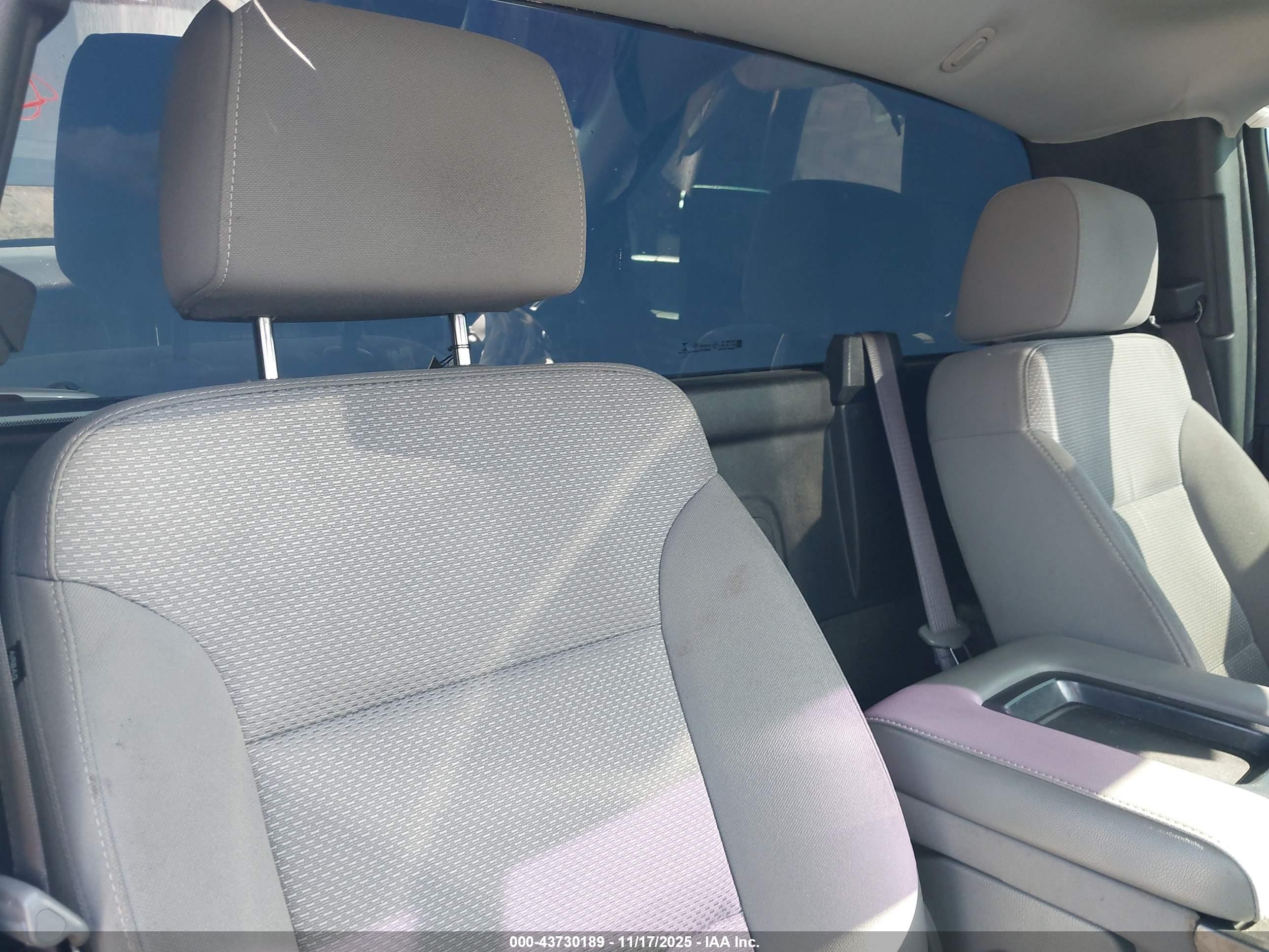 CHEVROLET SILVERADO image 8