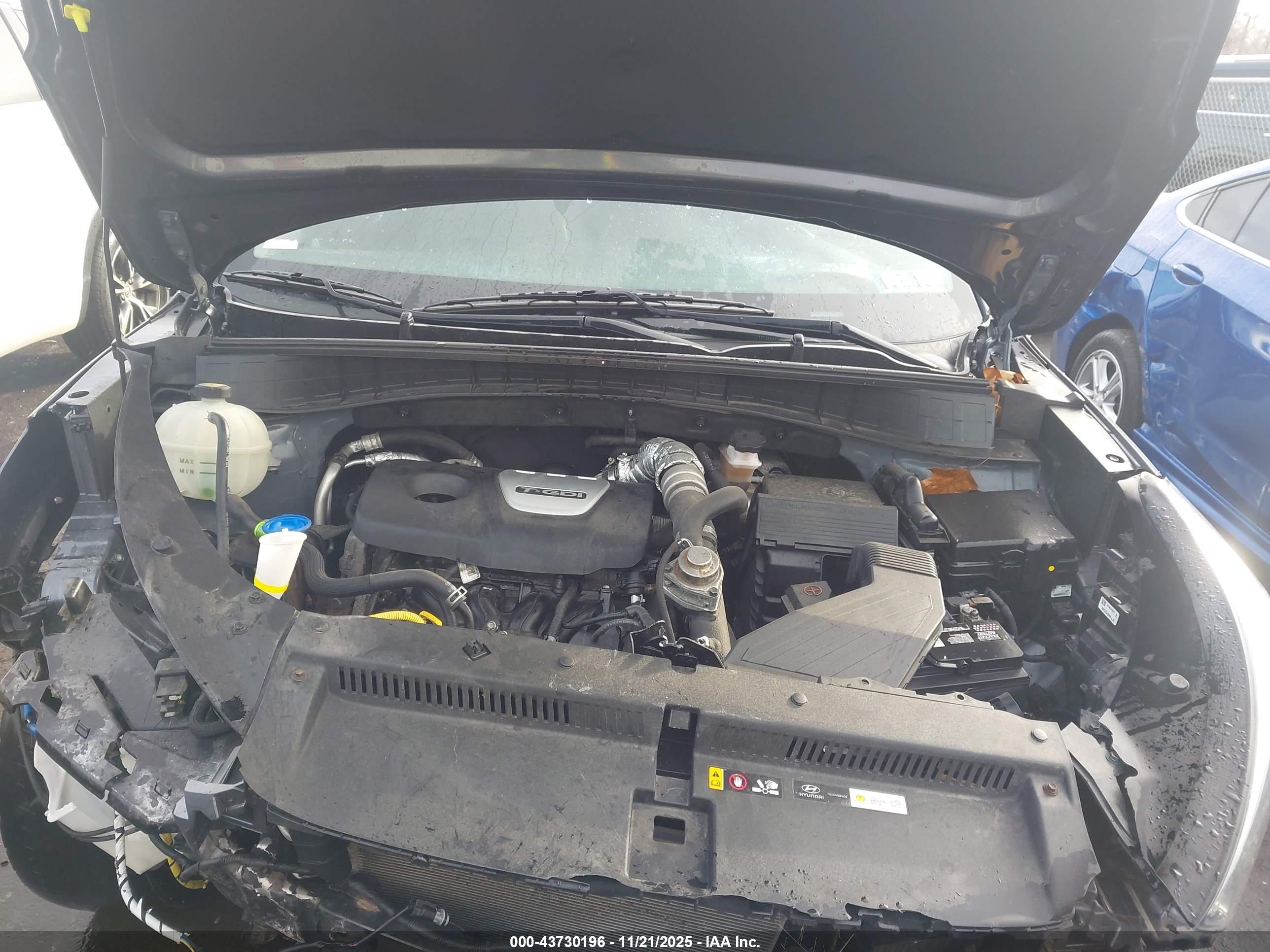 HYUNDAI TUCSON image 10