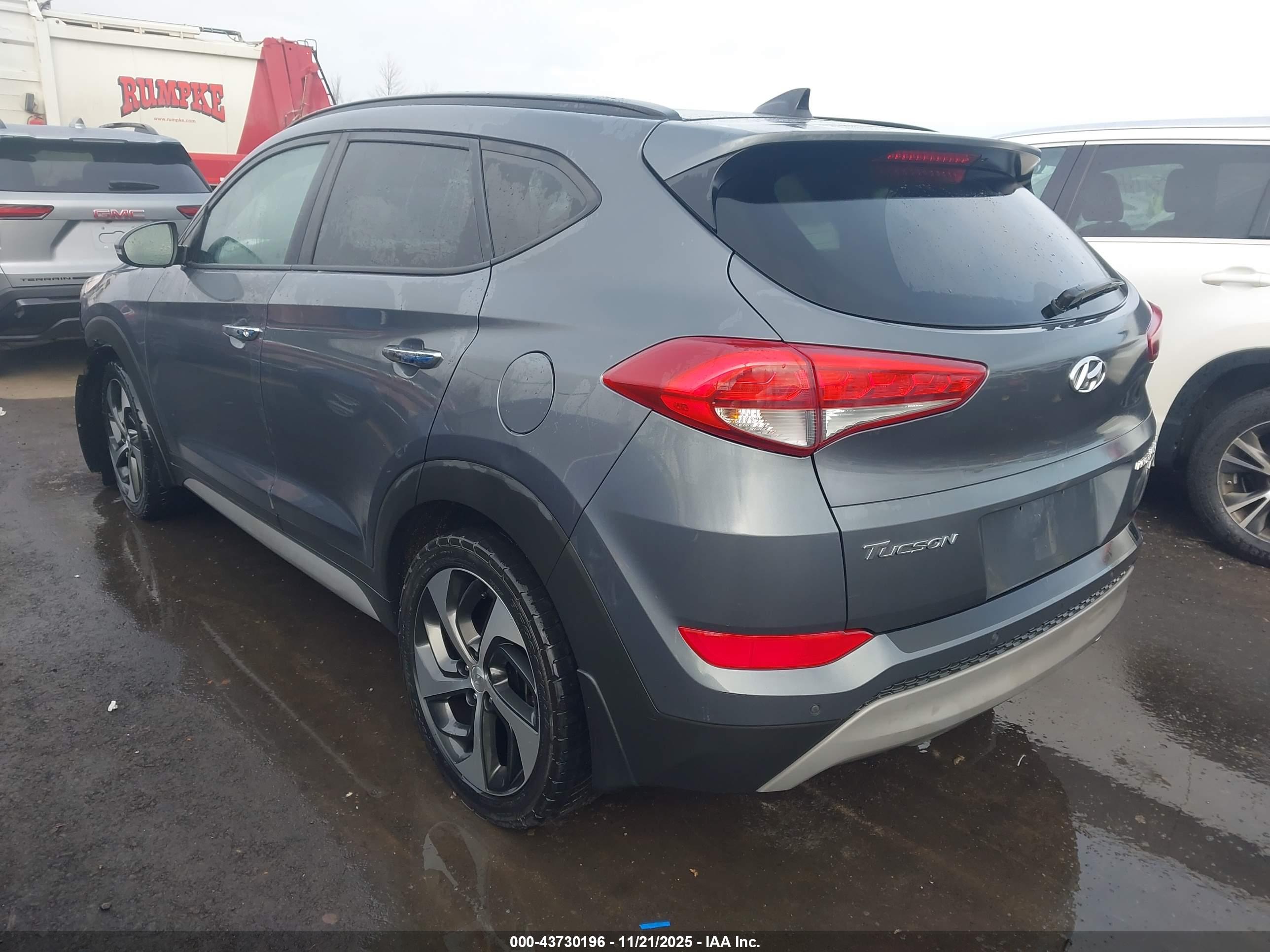 HYUNDAI TUCSON image 3