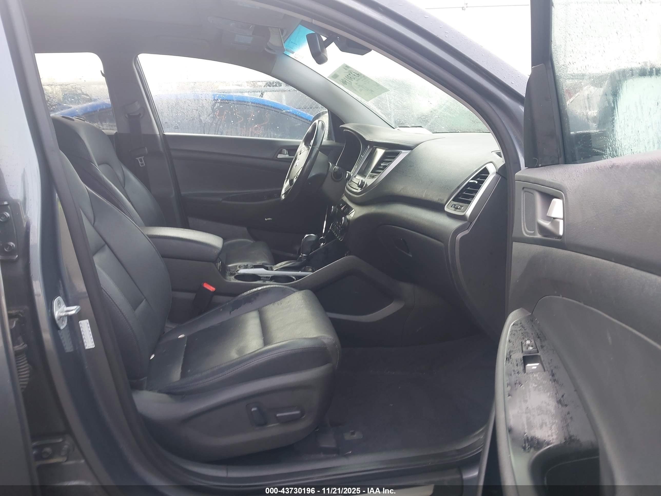 HYUNDAI TUCSON image 5