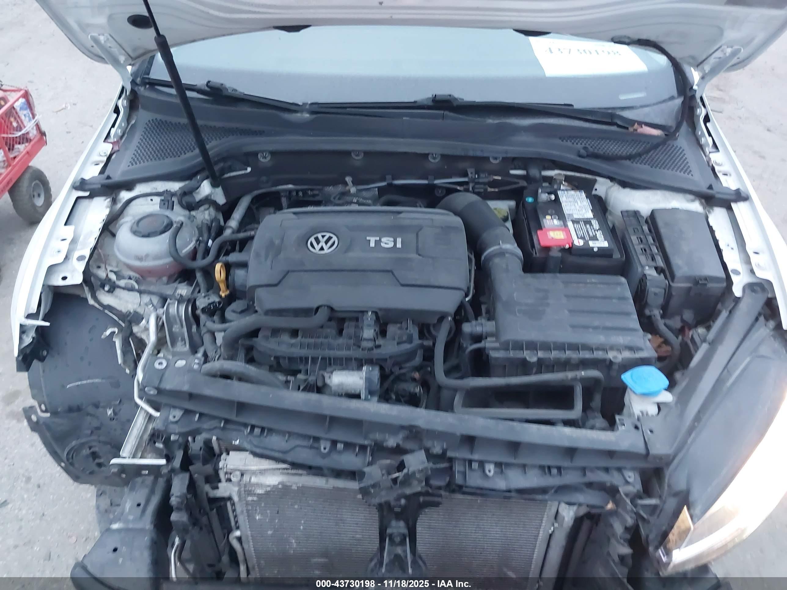 VOLKSWAGEN GOLF image 10