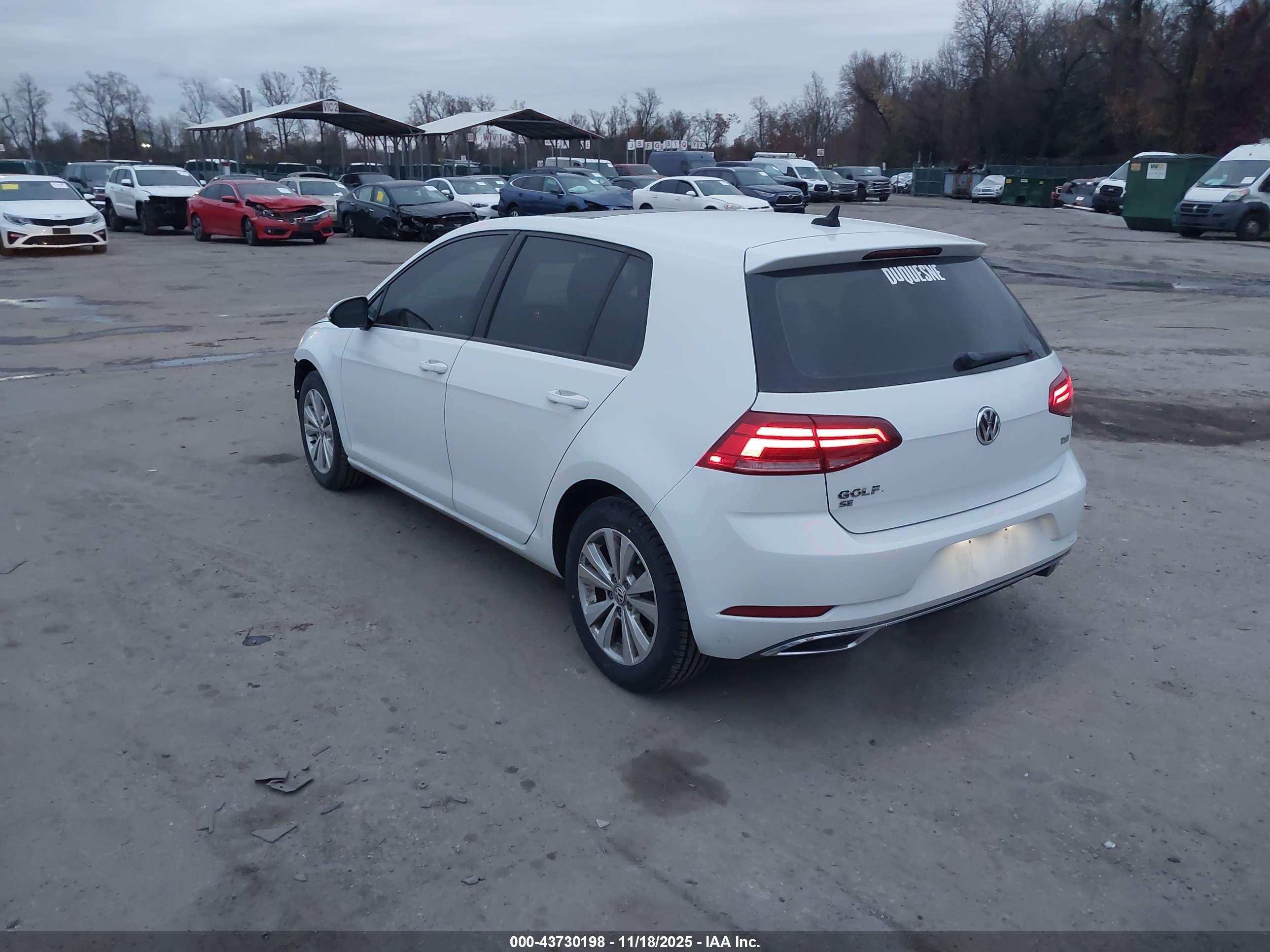 VOLKSWAGEN GOLF image 3