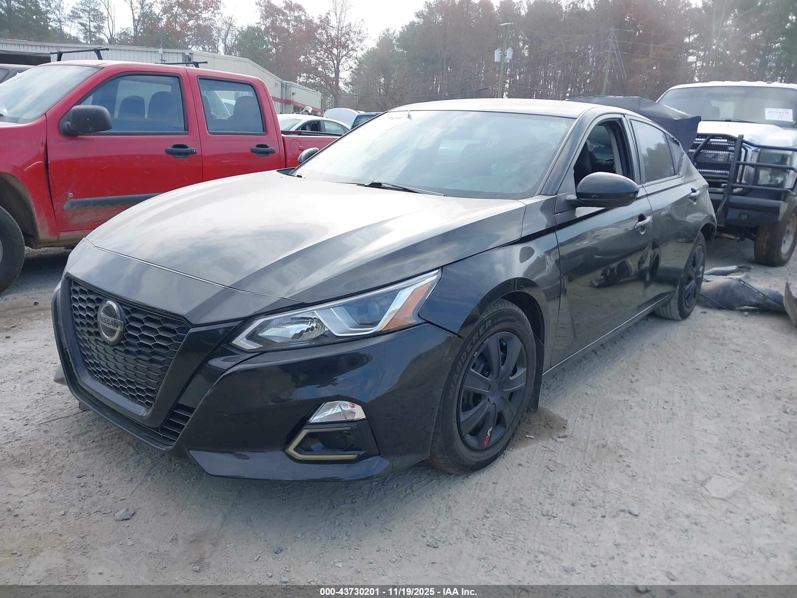 NISSAN ALTIMA image 2