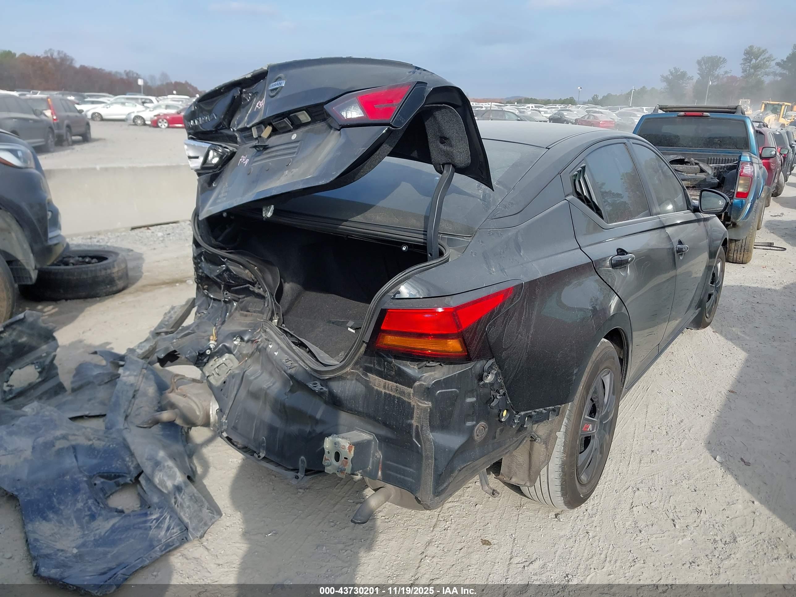 NISSAN ALTIMA image 4
