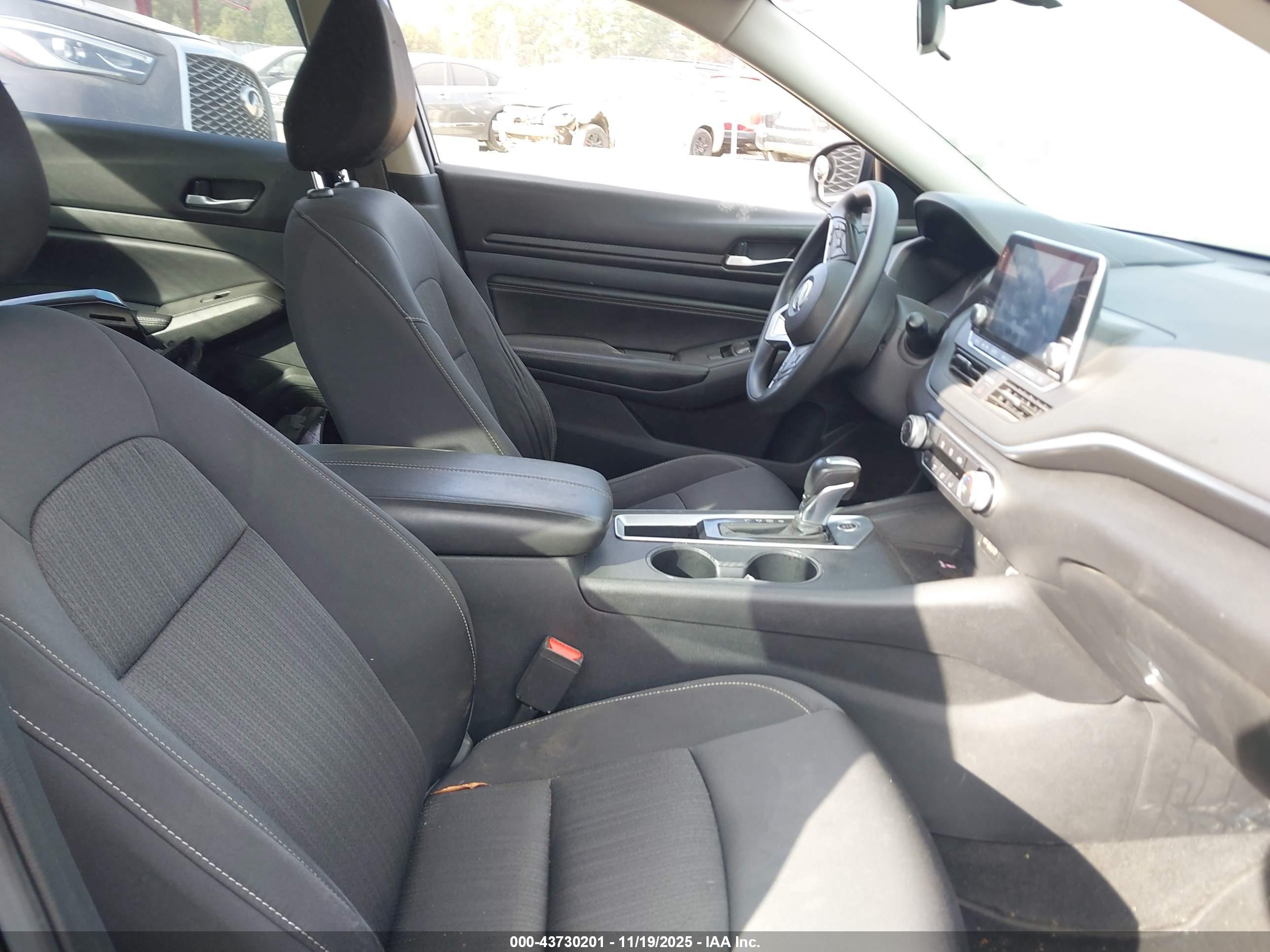 NISSAN ALTIMA image 5