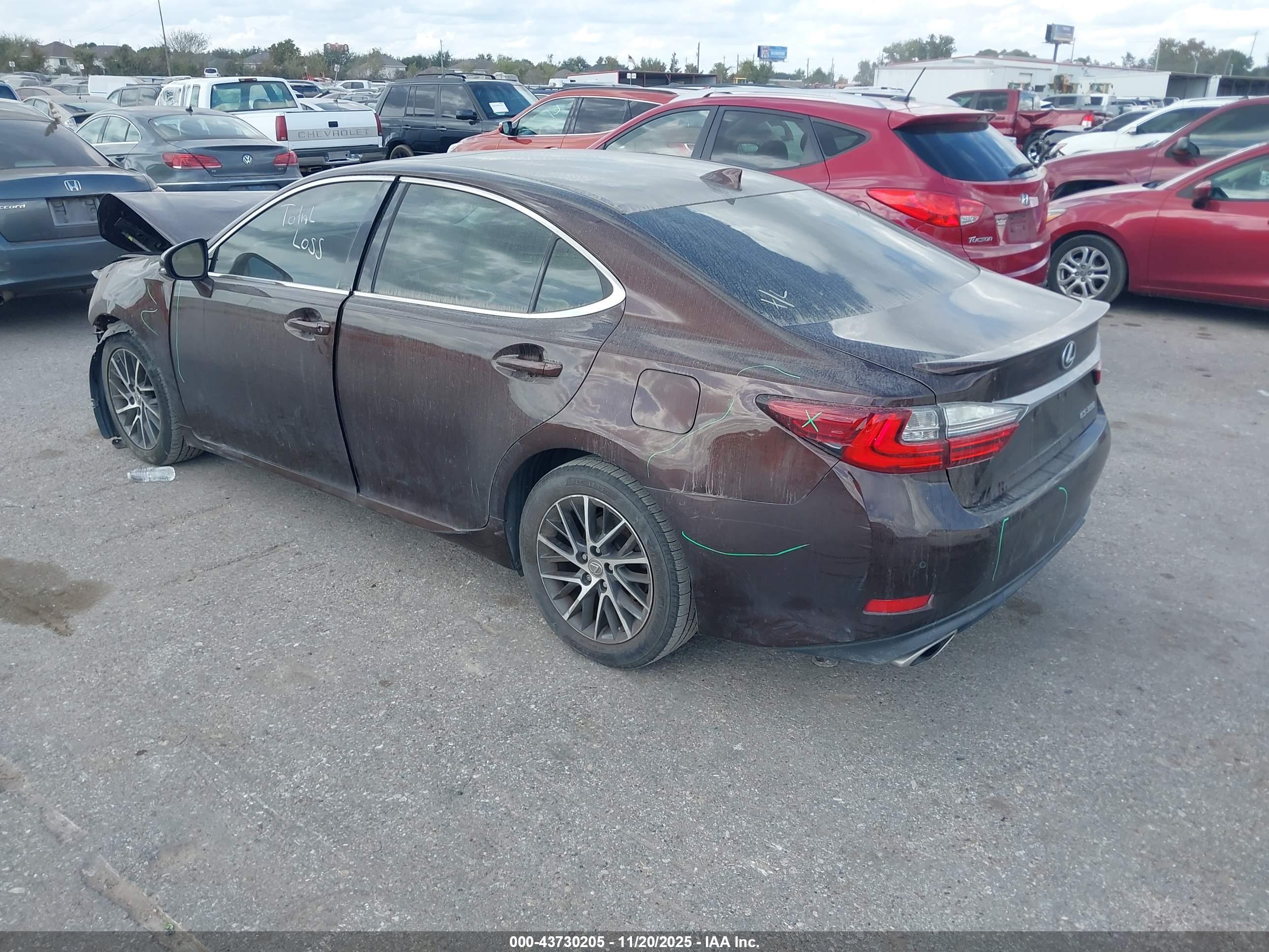 LEXUS ES image 3