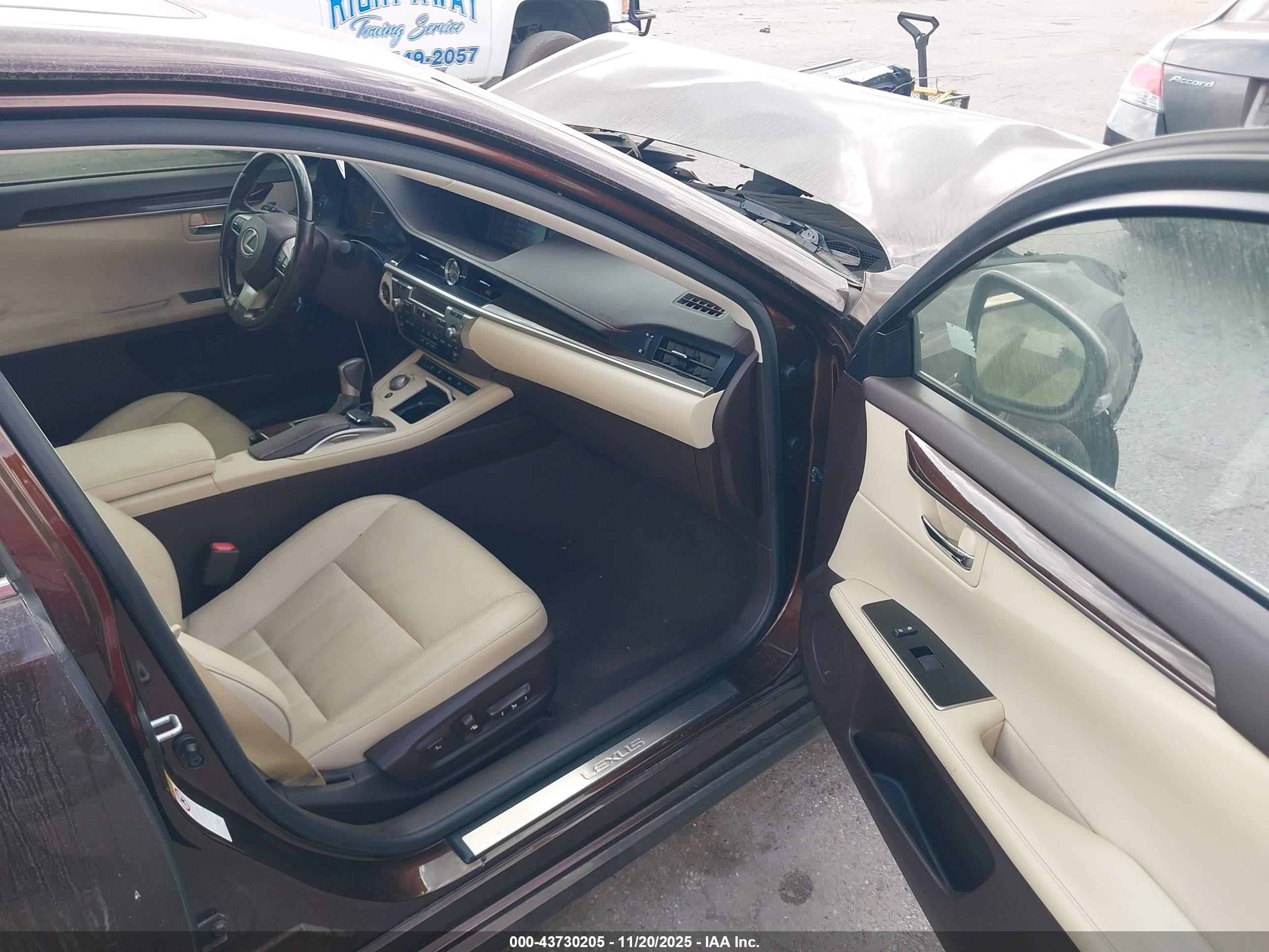 LEXUS ES image 5