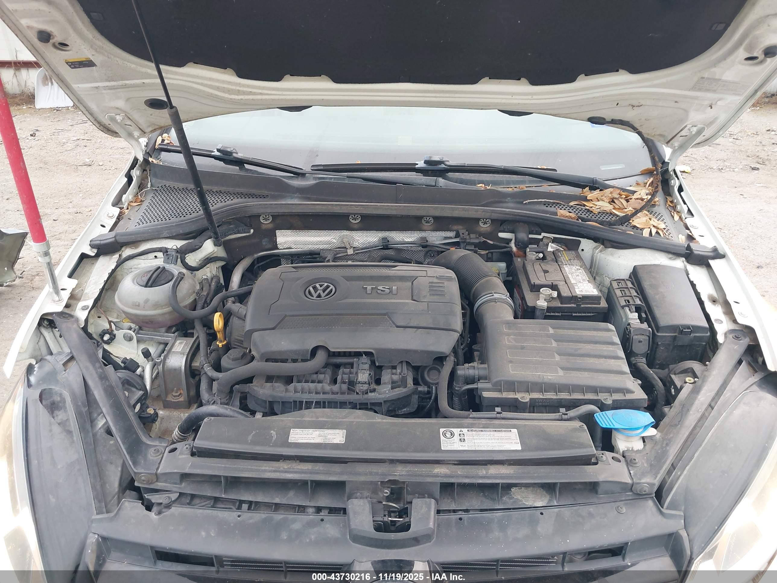 VOLKSWAGEN GOLF image 10