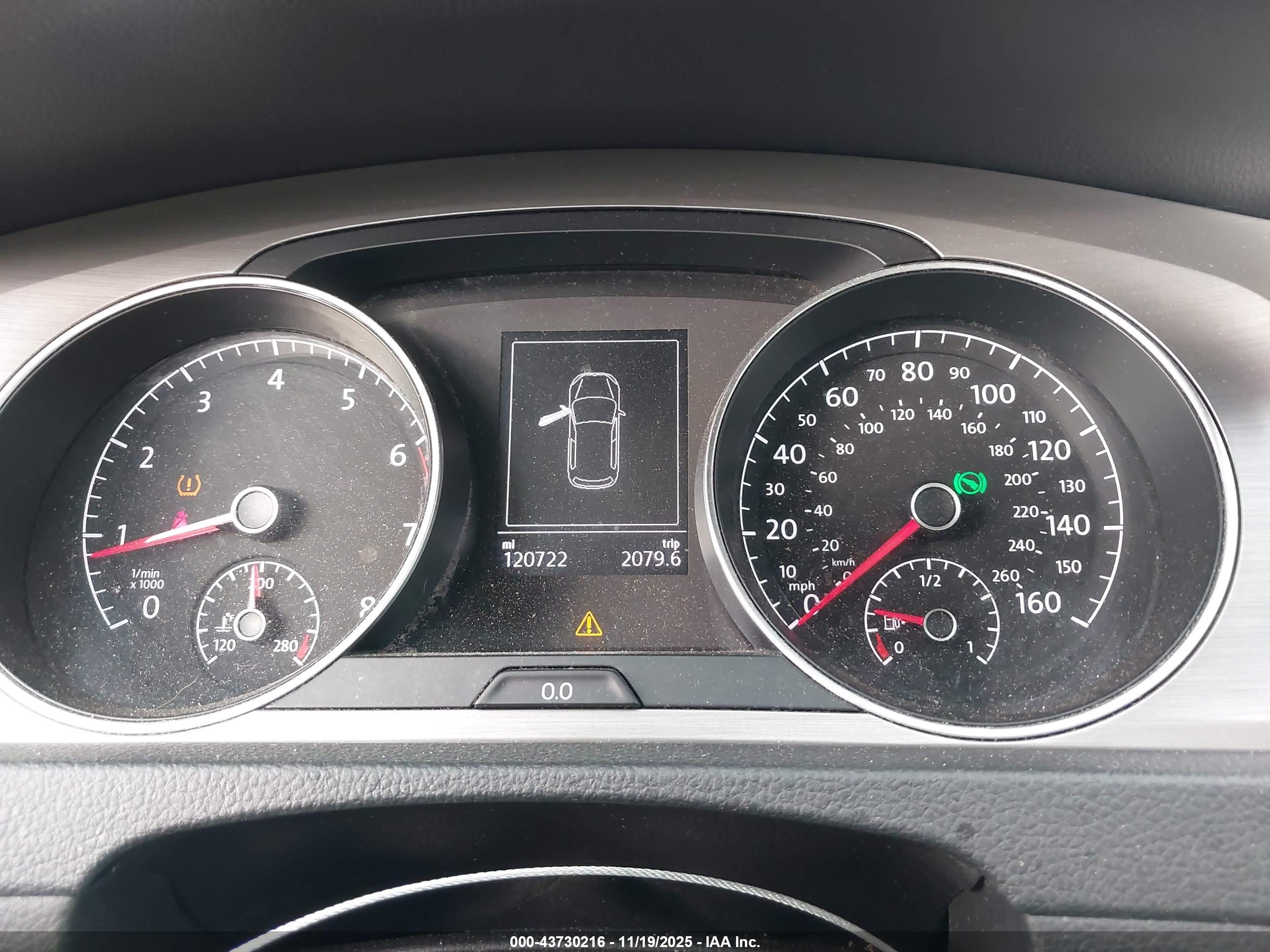VOLKSWAGEN GOLF image 7