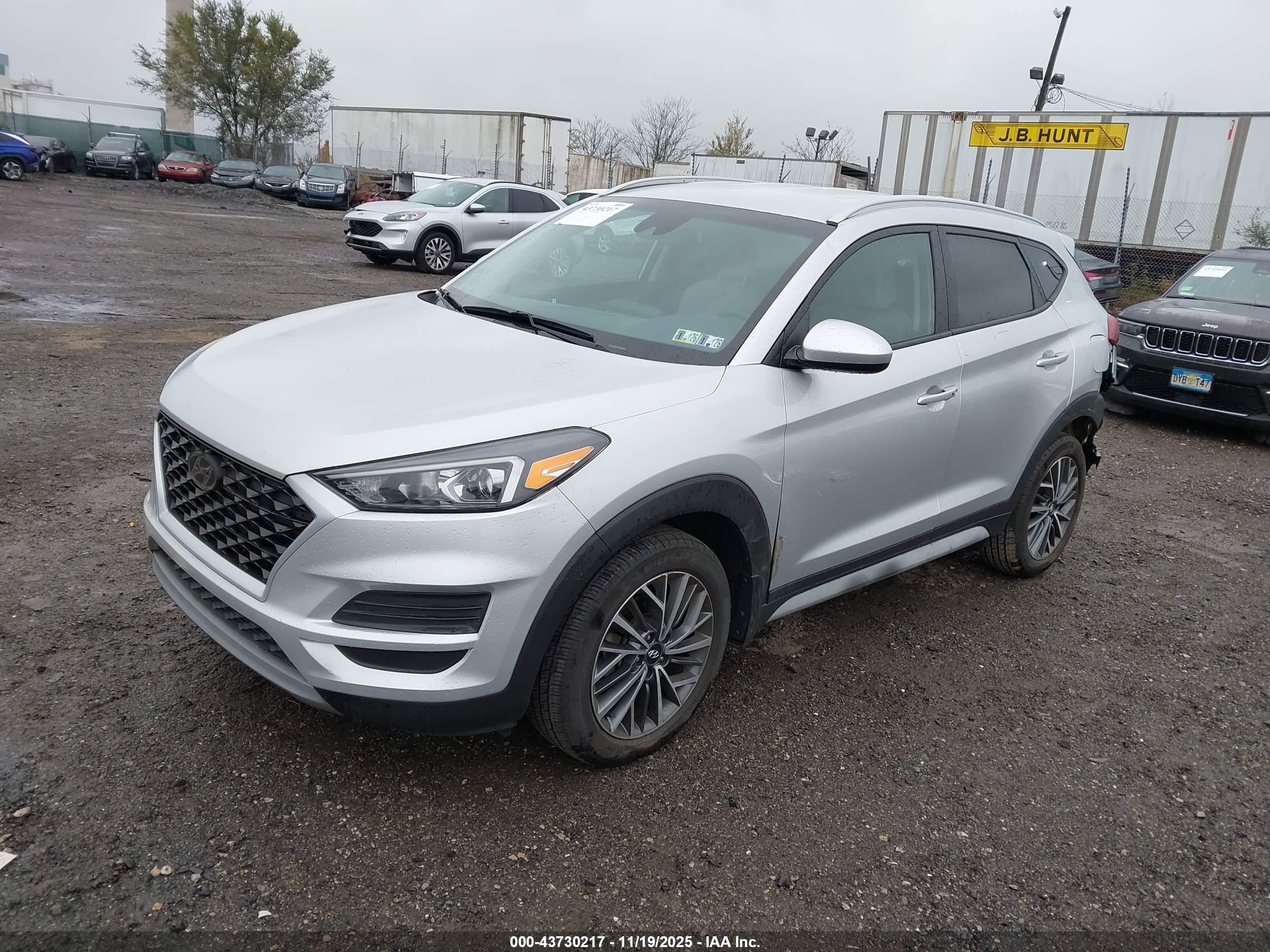 HYUNDAI TUCSON image 2