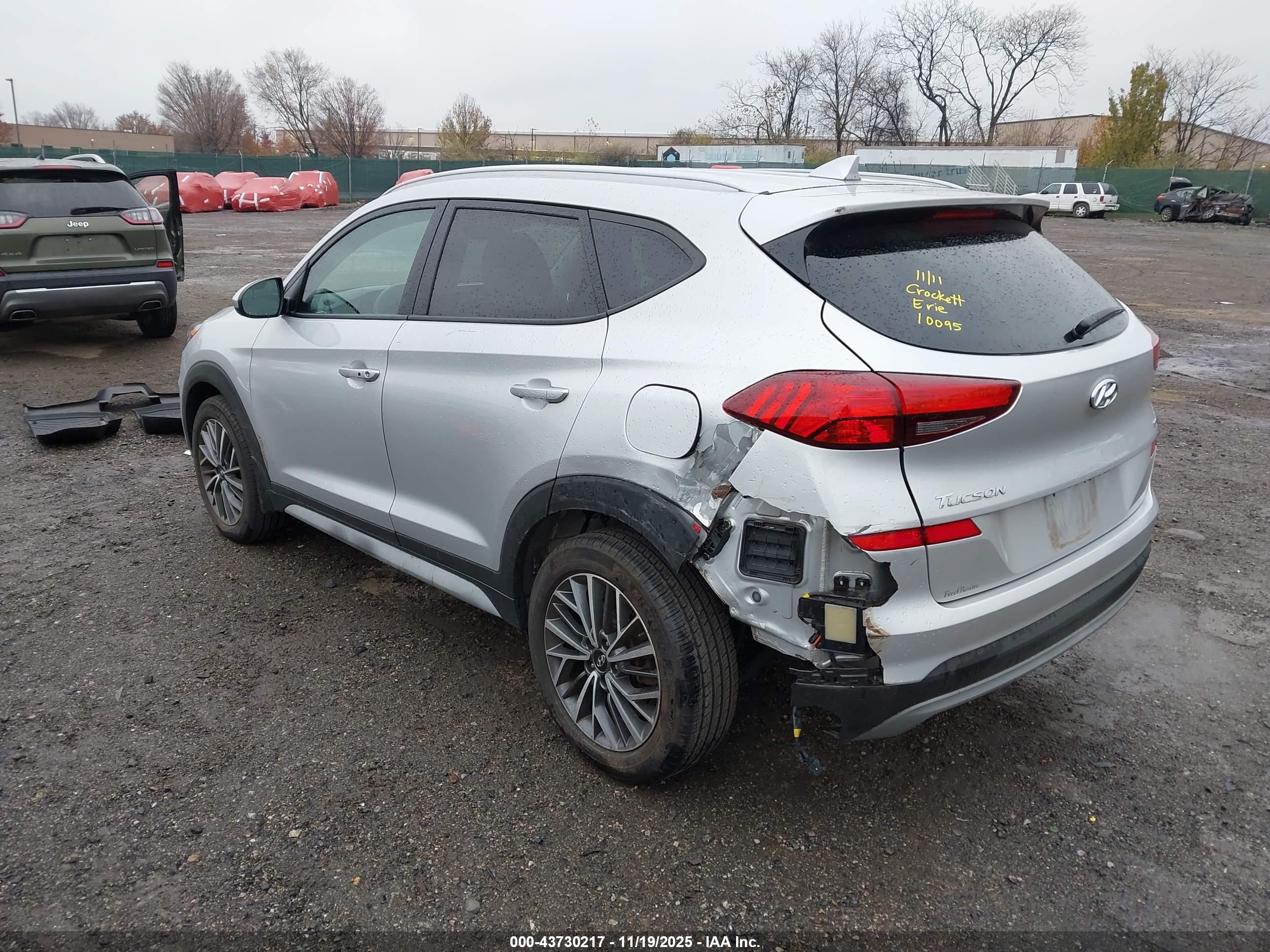 HYUNDAI TUCSON image 3
