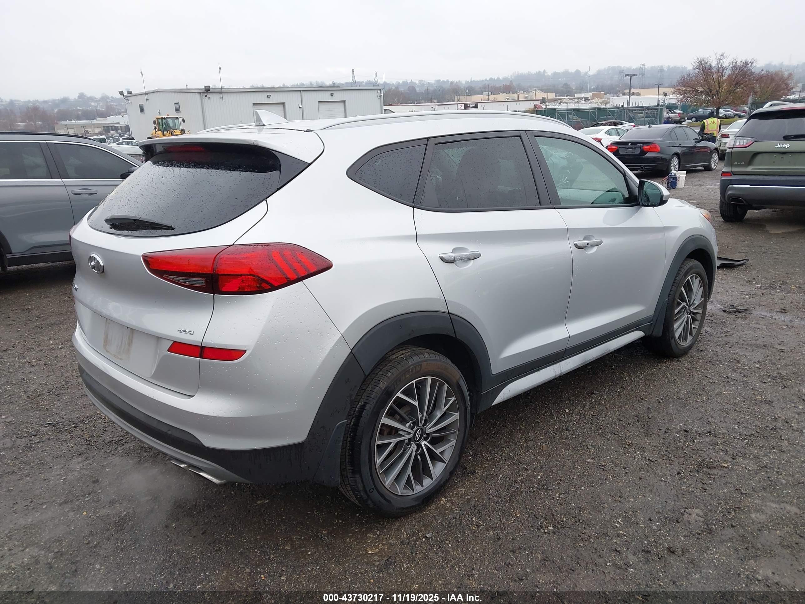 HYUNDAI TUCSON image 4